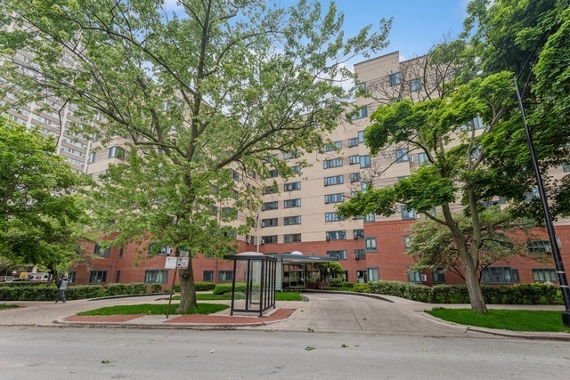 5048 N Marine Drive Unit: C3