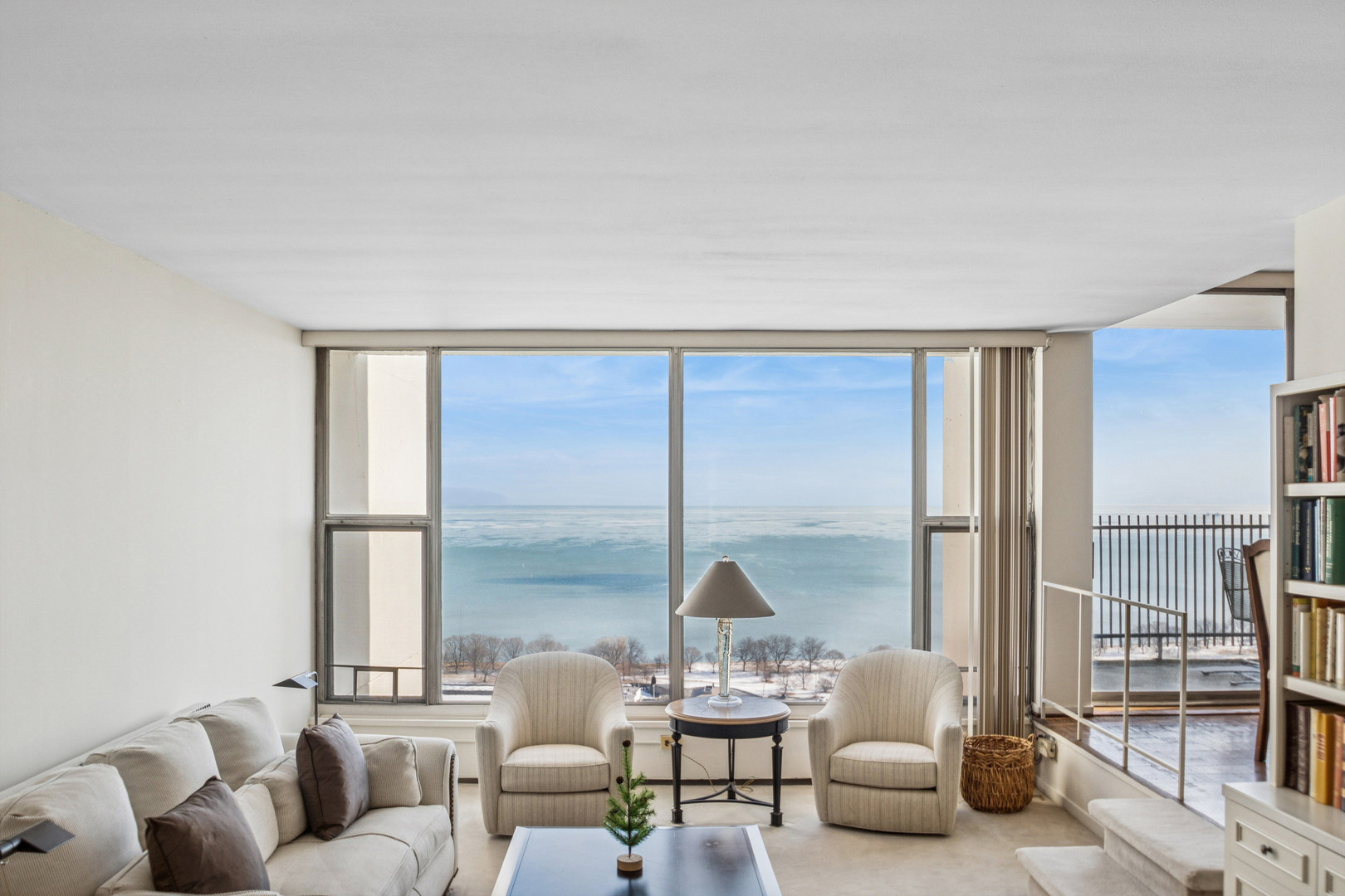 3200 N Lake Shore Drive Unit: 2701