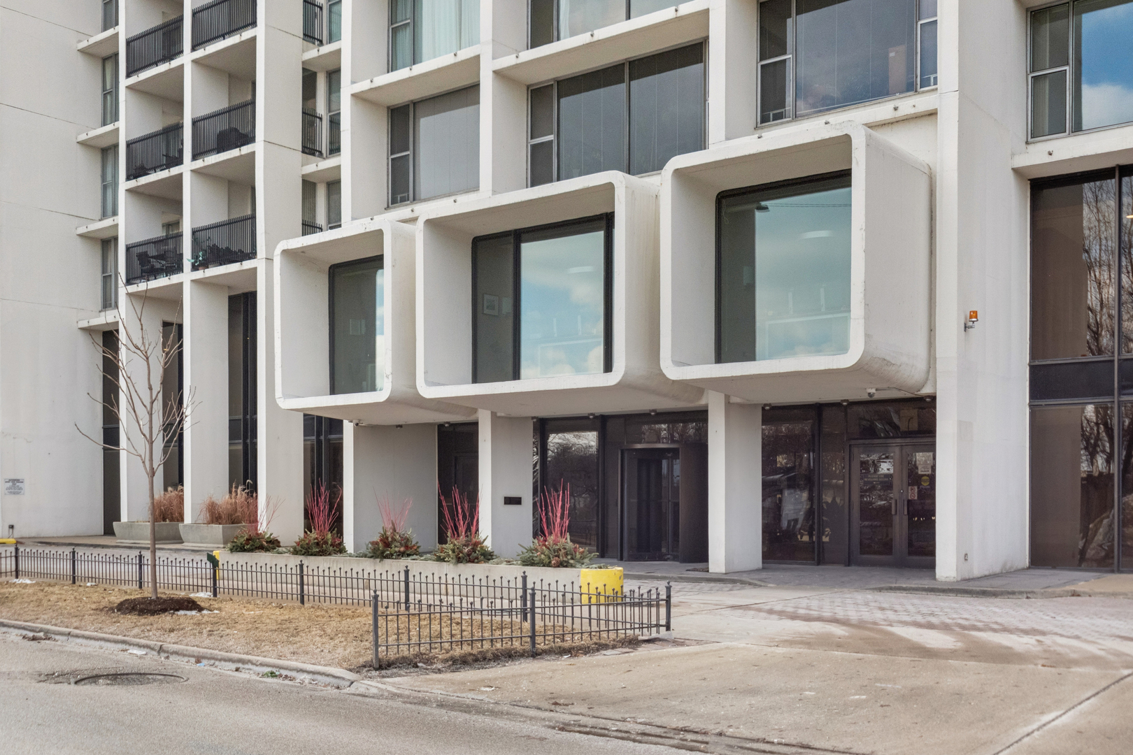 3200 N Lake Shore Drive Unit: 2701