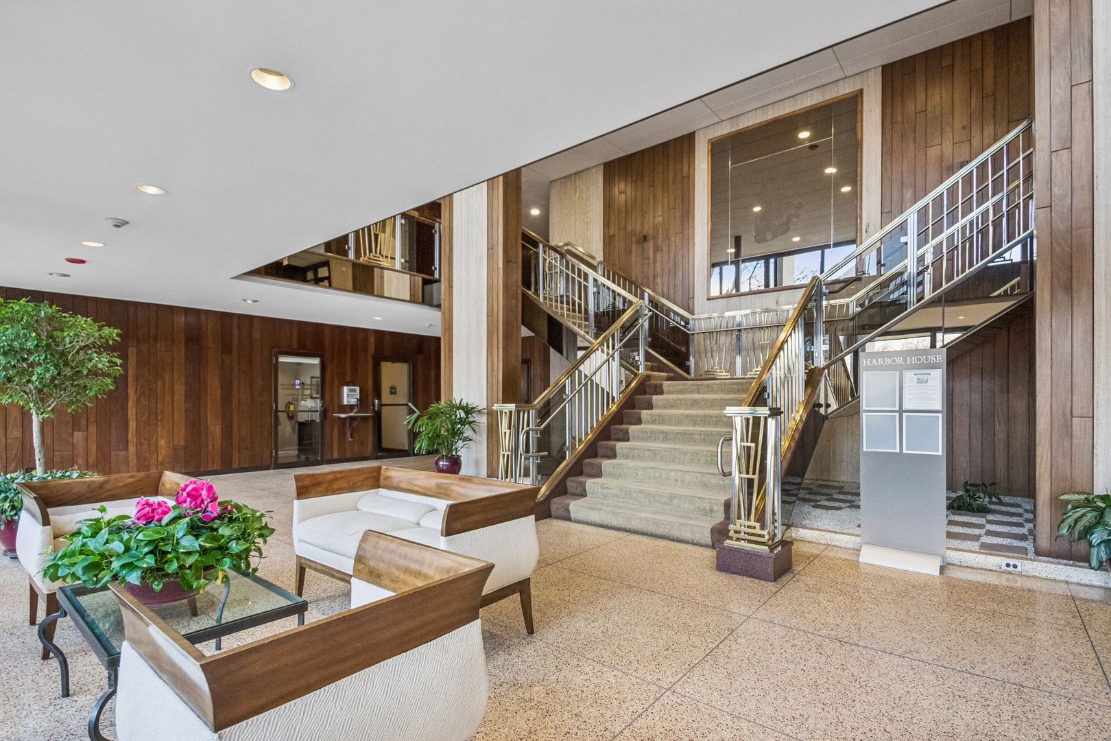 3200 N Lake Shore Drive Unit: 2701