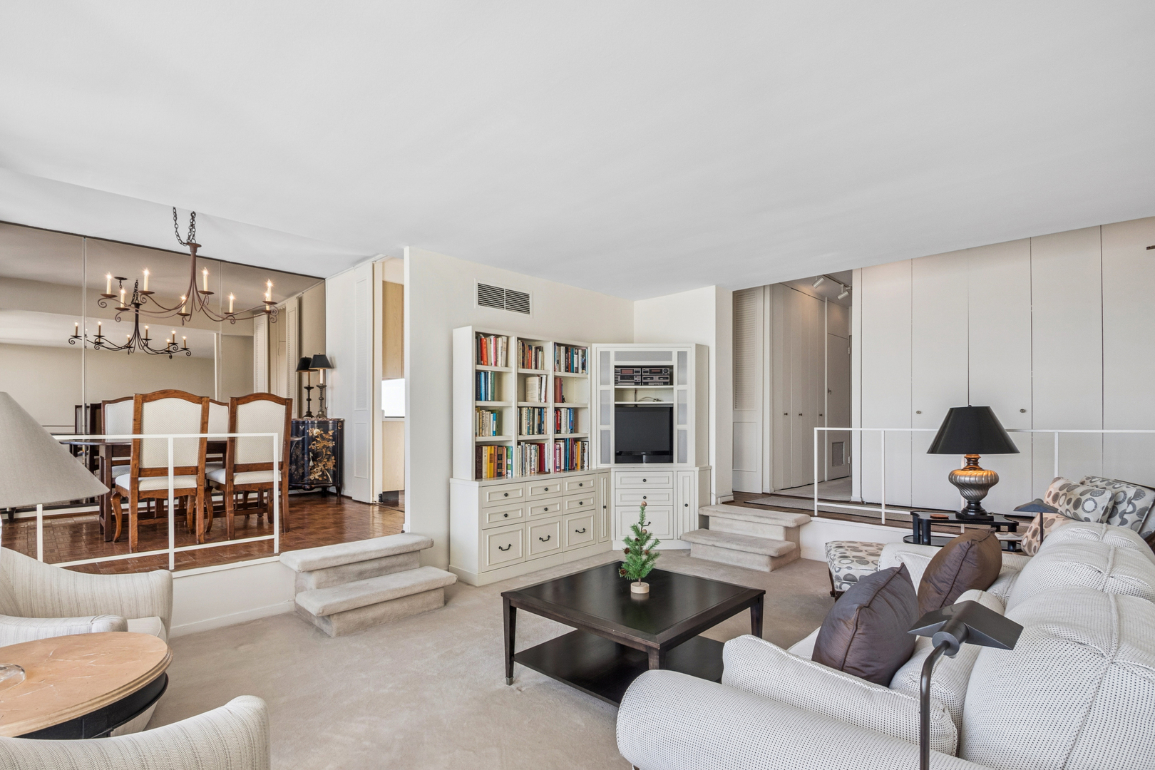 3200 N Lake Shore Drive Unit: 2701
