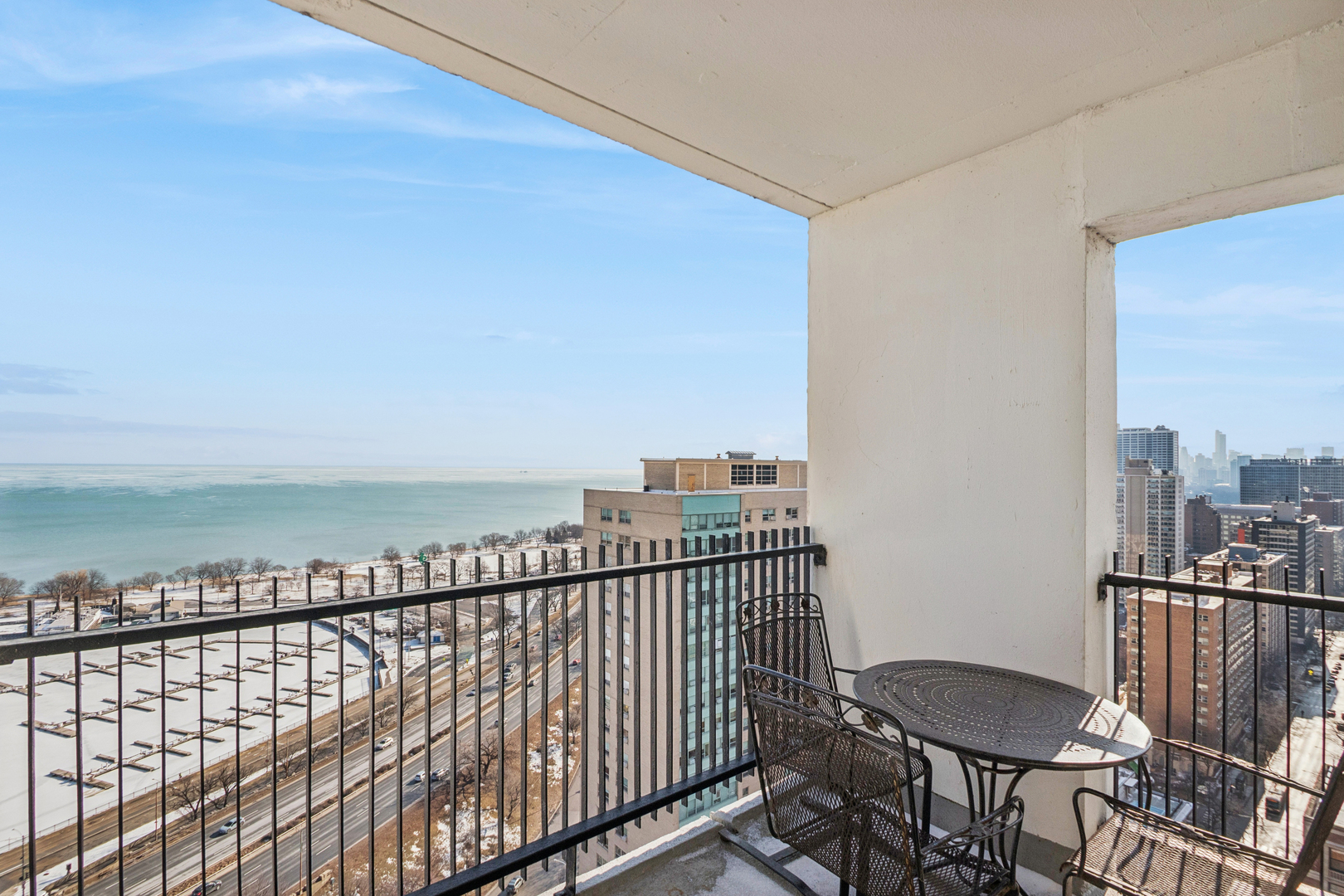 3200 N Lake Shore Drive Unit: 2701