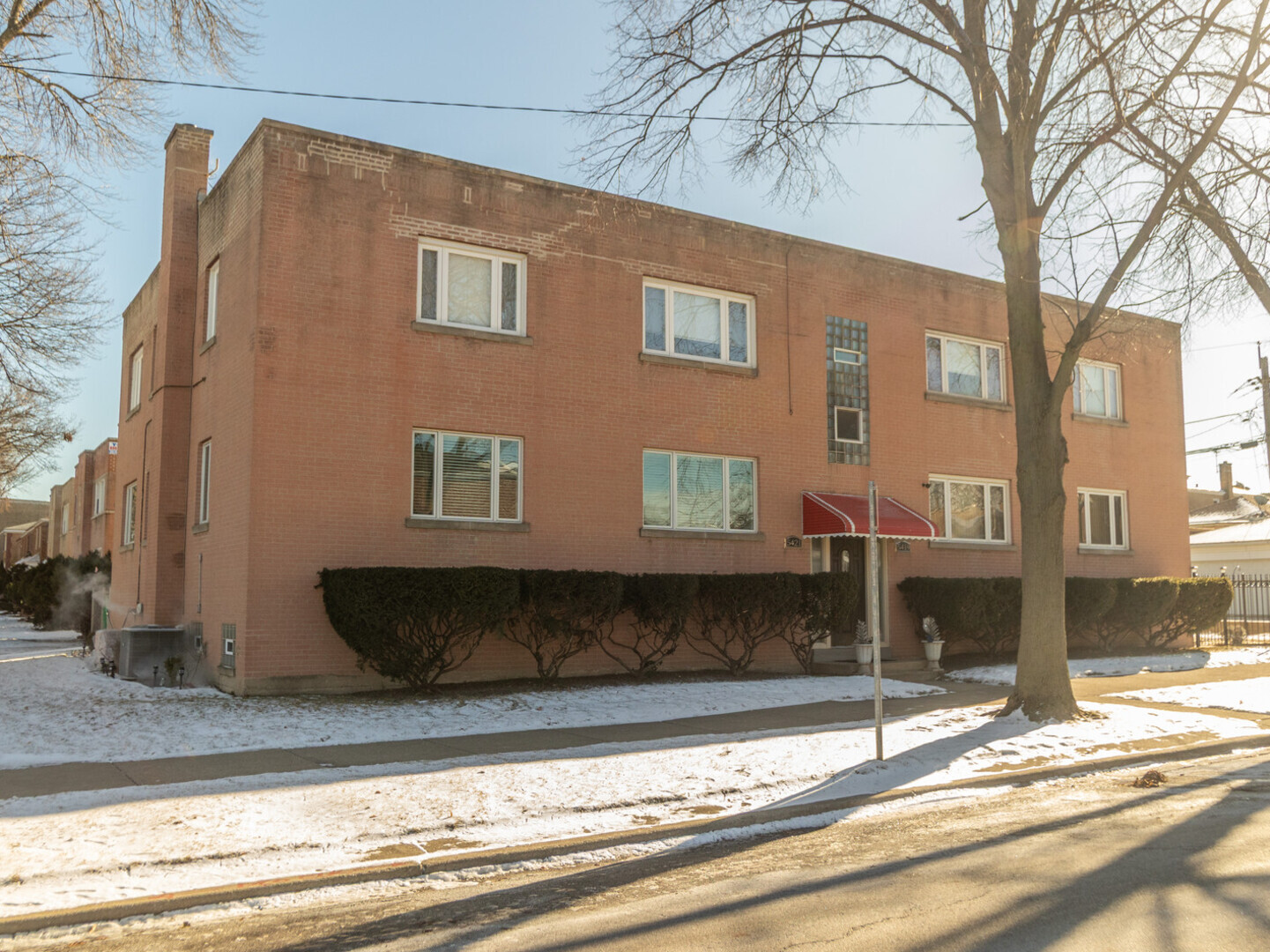 5419 N Washtenaw Avenue Unit: 2S