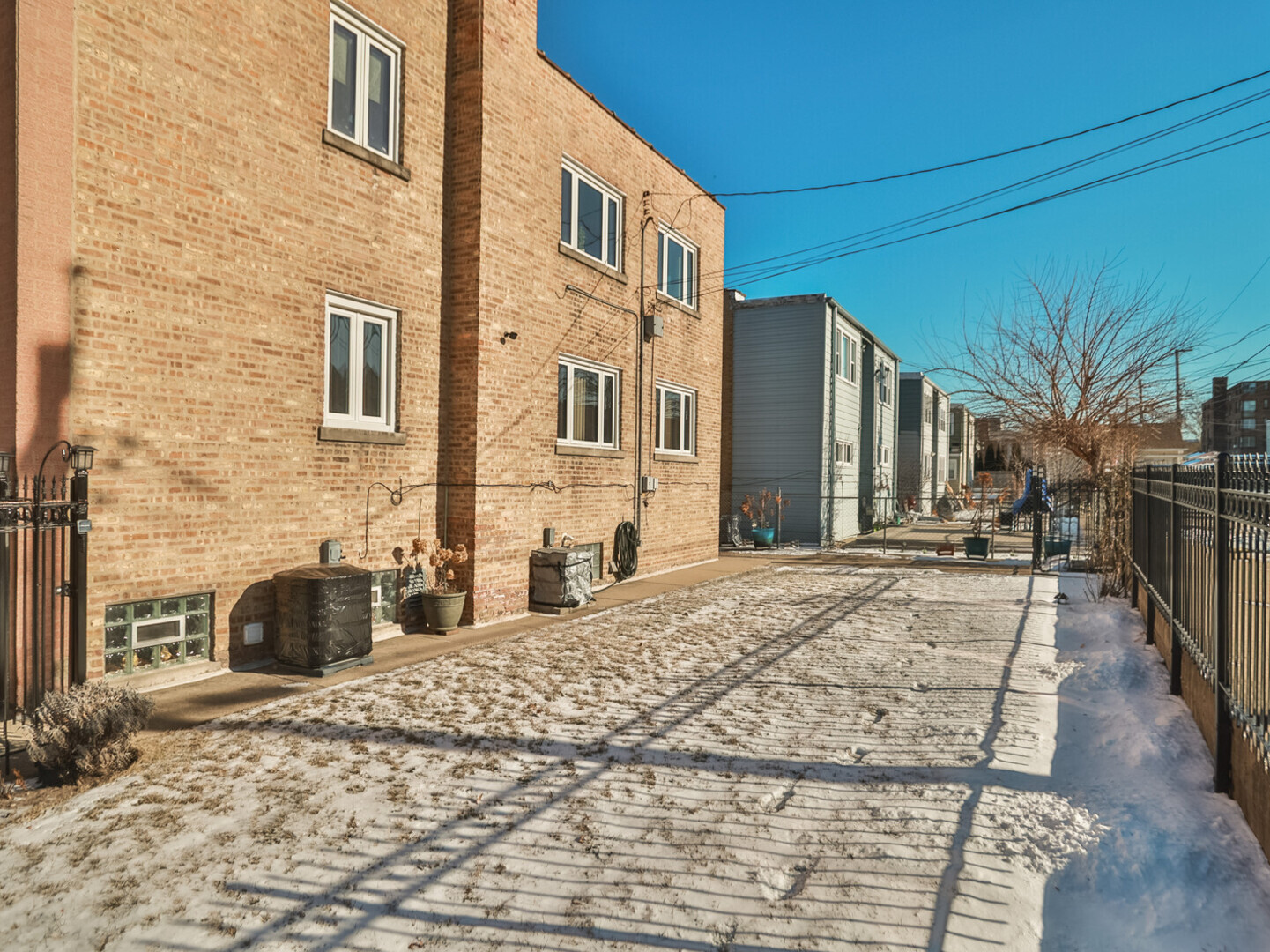5419 N Washtenaw Avenue Unit: 2S