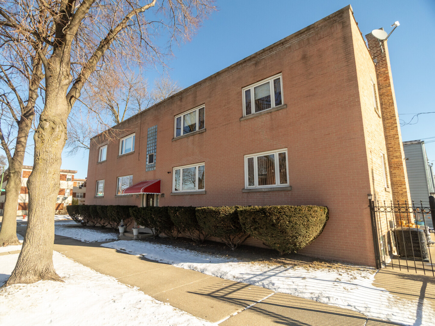 5419 N Washtenaw Avenue Unit: 2S