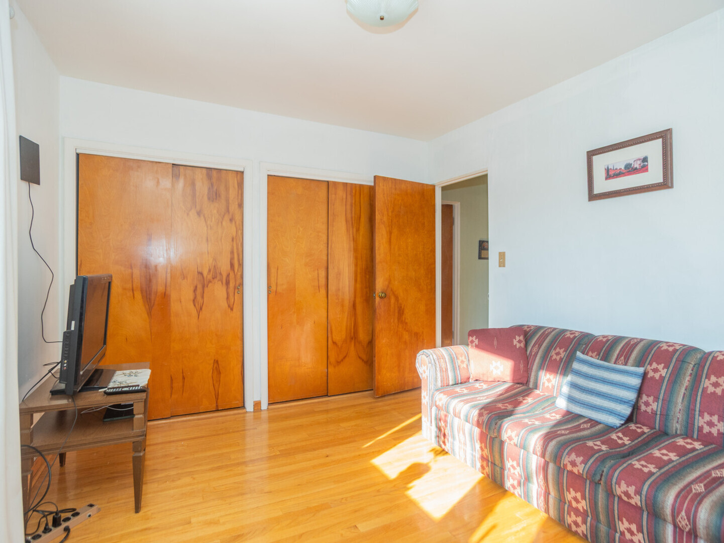 5419 N Washtenaw Avenue Unit: 2S
