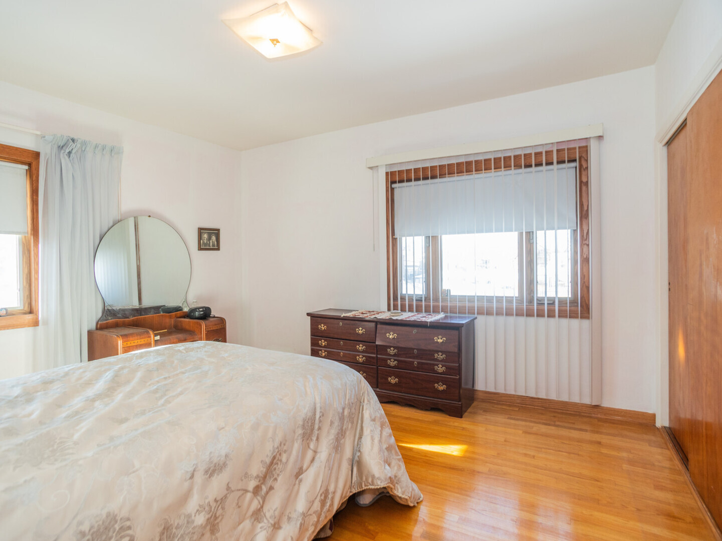5419 N Washtenaw Avenue Unit: 2S