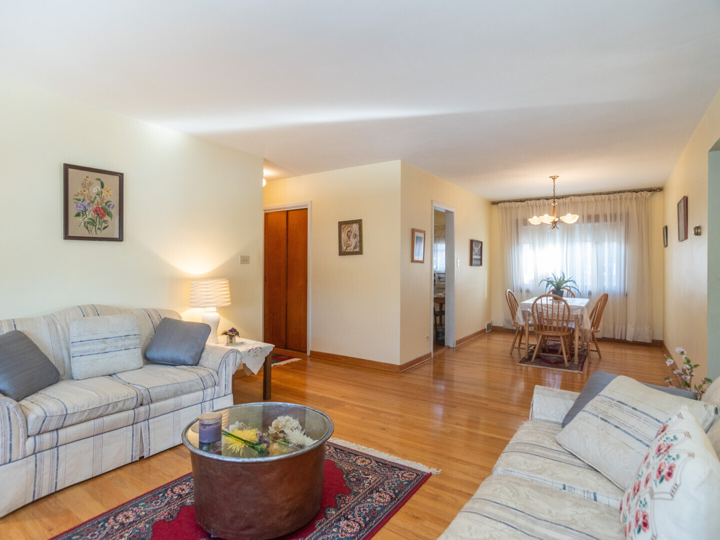 5419 N Washtenaw Avenue Unit: 2S