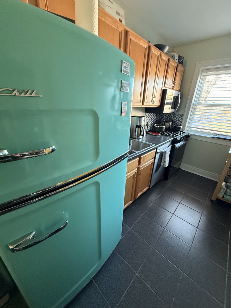 3742 W Berteau Avenue Unit: 2