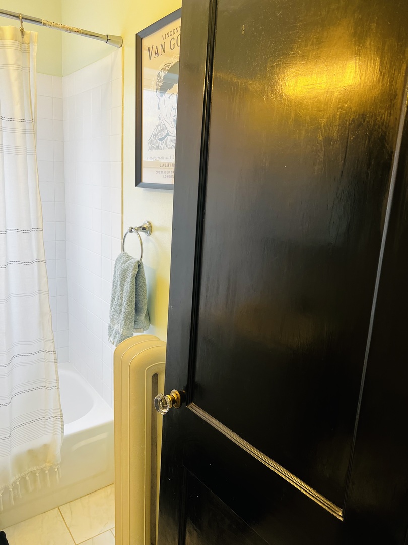 3742 W Berteau Avenue Unit: 2