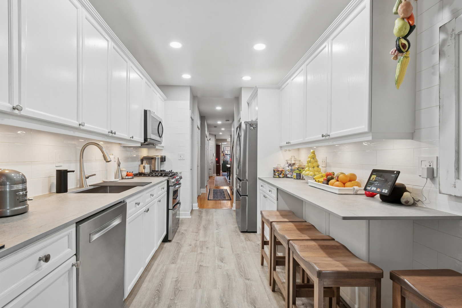 1949 W Birchwood Avenue Unit: 2