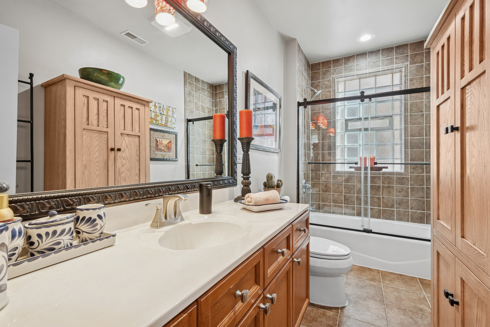 1949 W Birchwood Avenue Unit: 2
