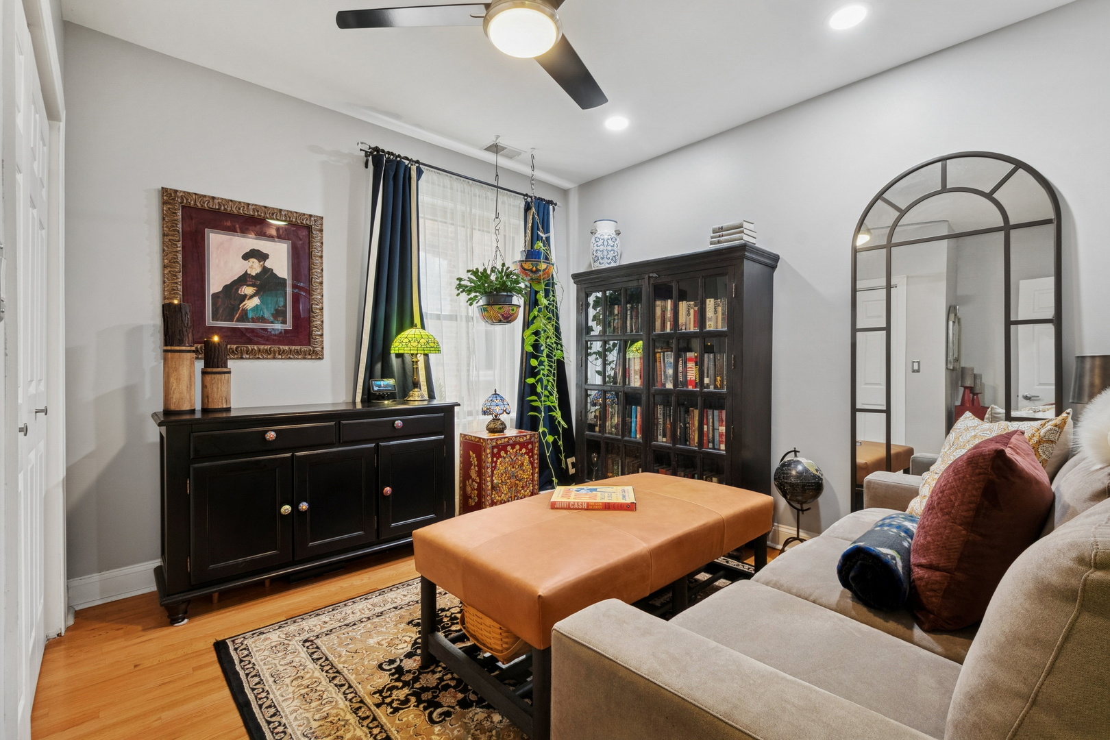 1949 W Birchwood Avenue Unit: 2