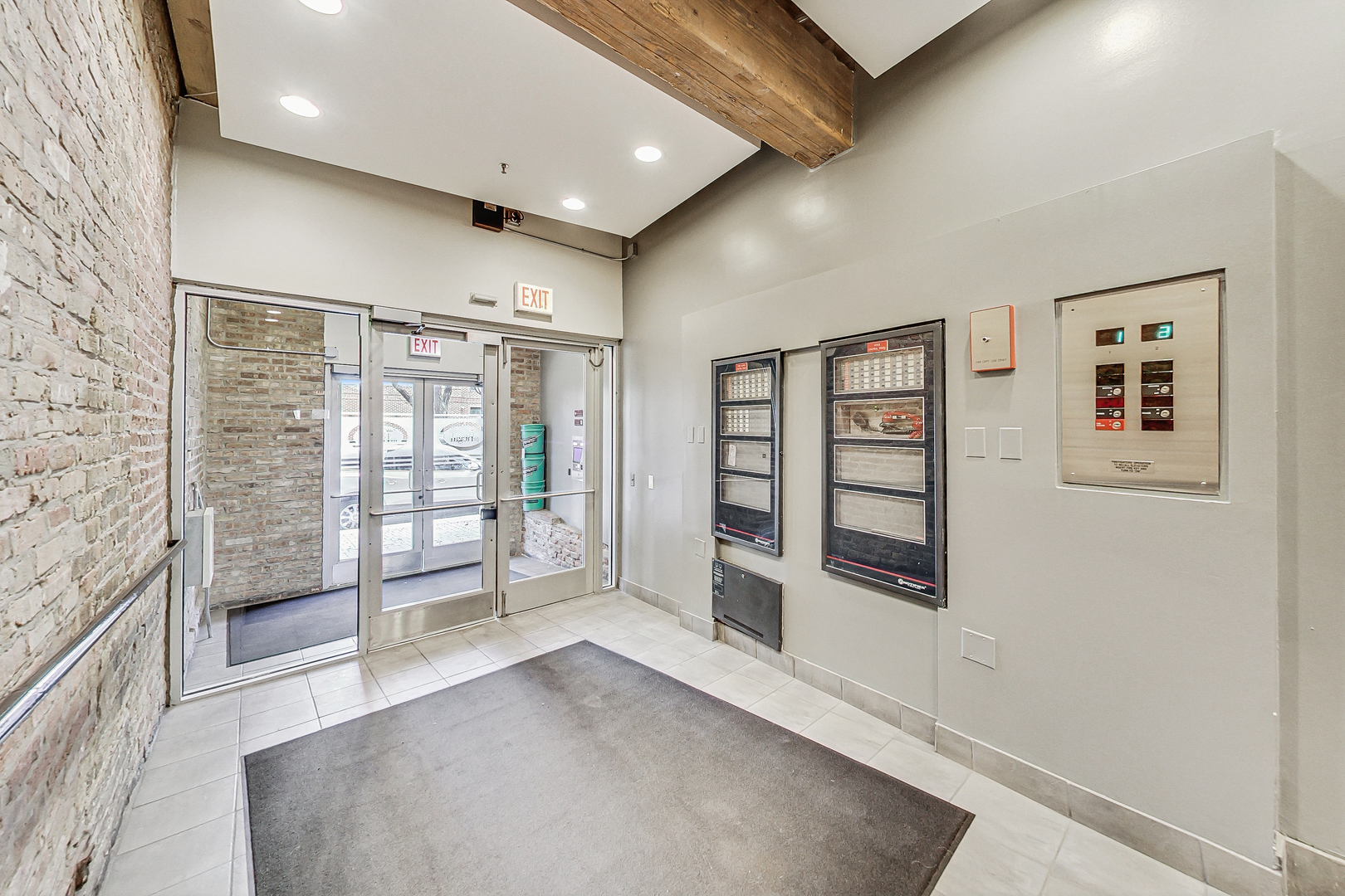 1735 W Diversey Parkway Unit: 118