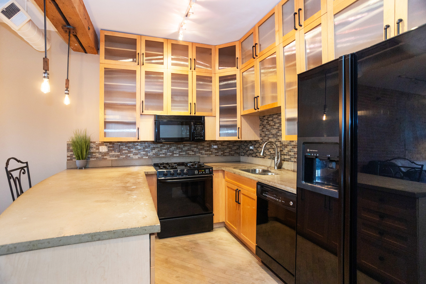 1735 W Diversey Parkway Unit: 118