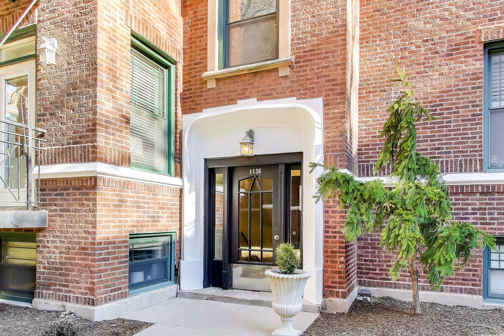 1136 W PRATT Boulevard Unit: 1N