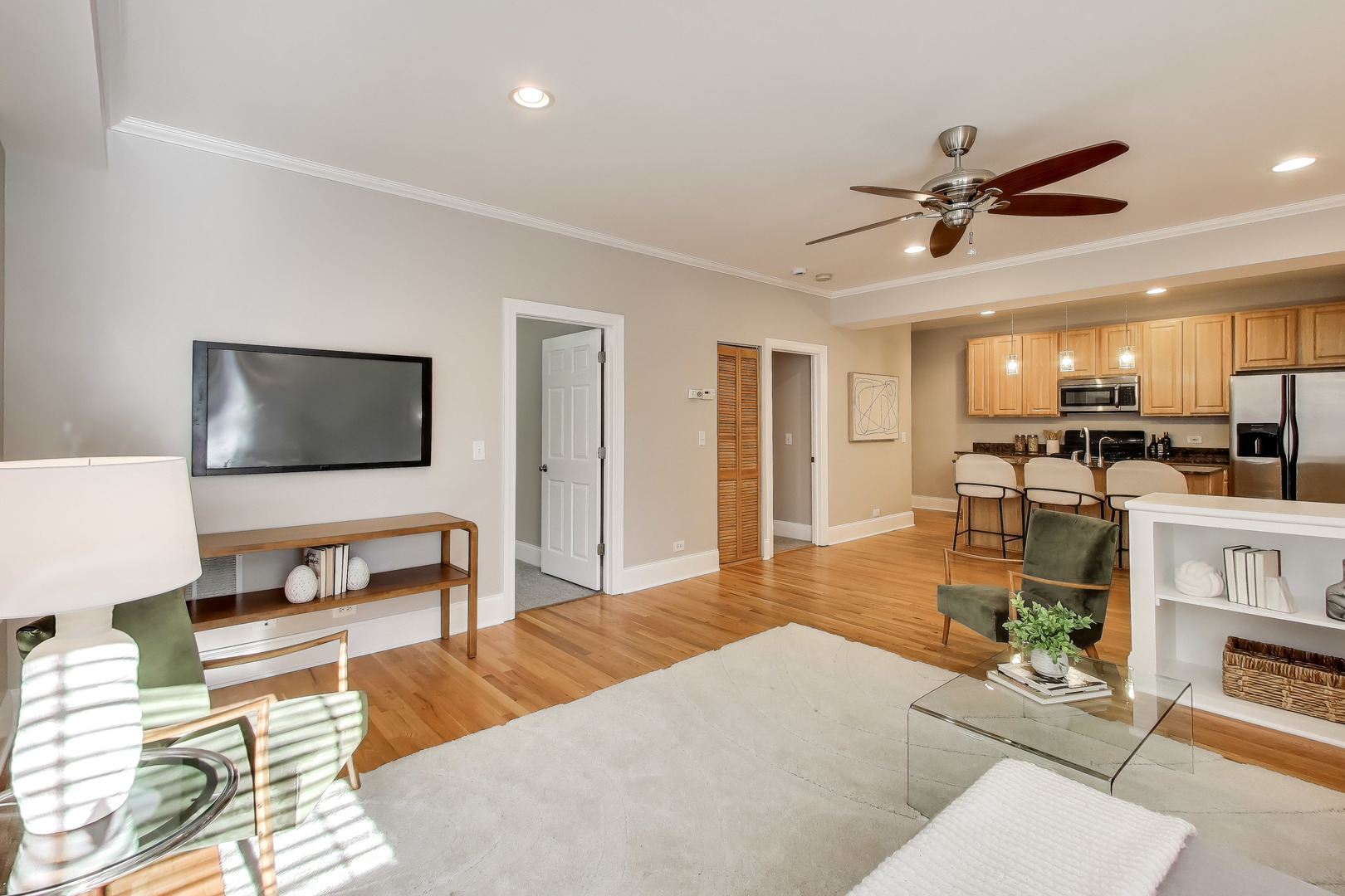 1136 W PRATT Boulevard Unit: 1N
