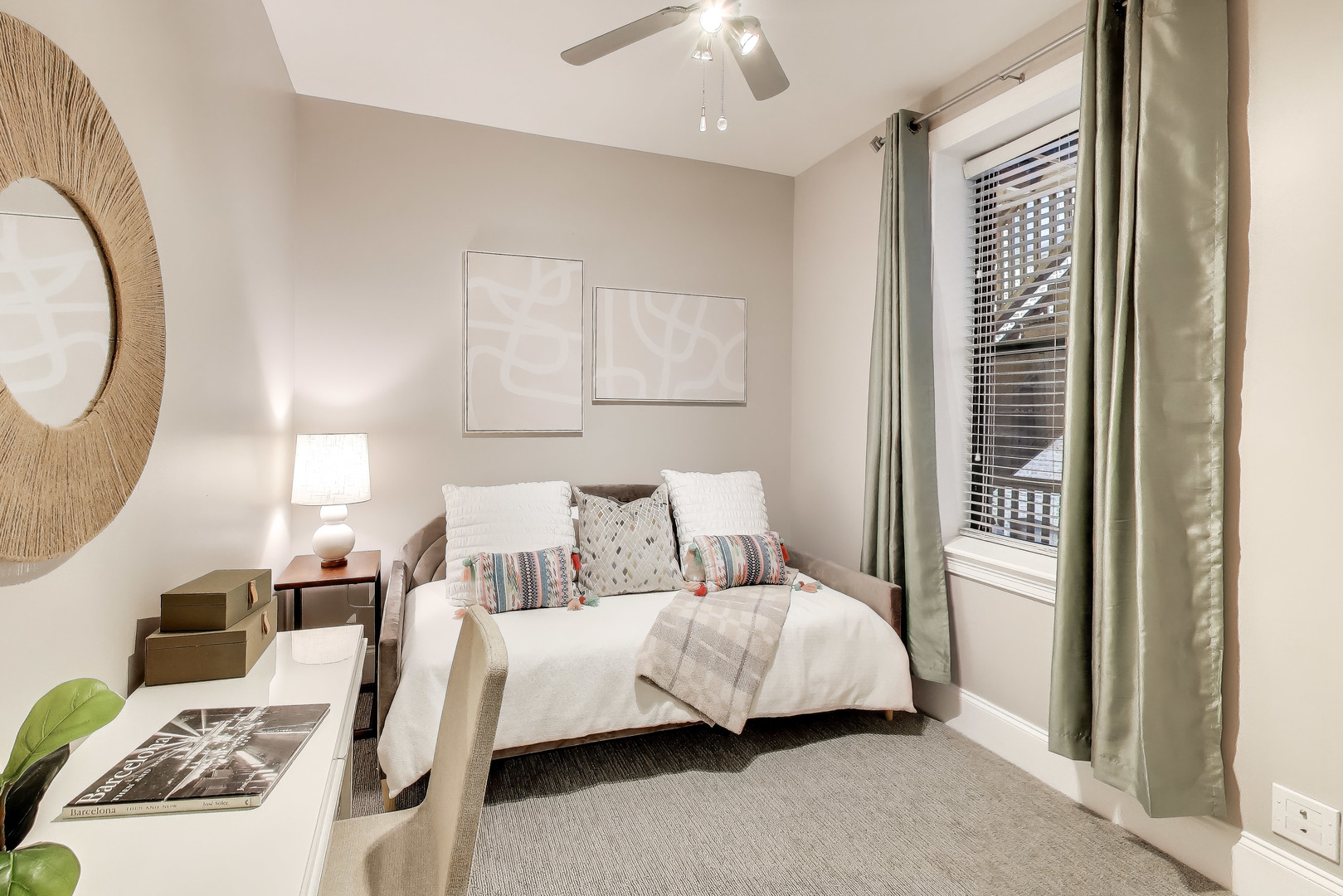 1136 W PRATT Boulevard Unit: 1N