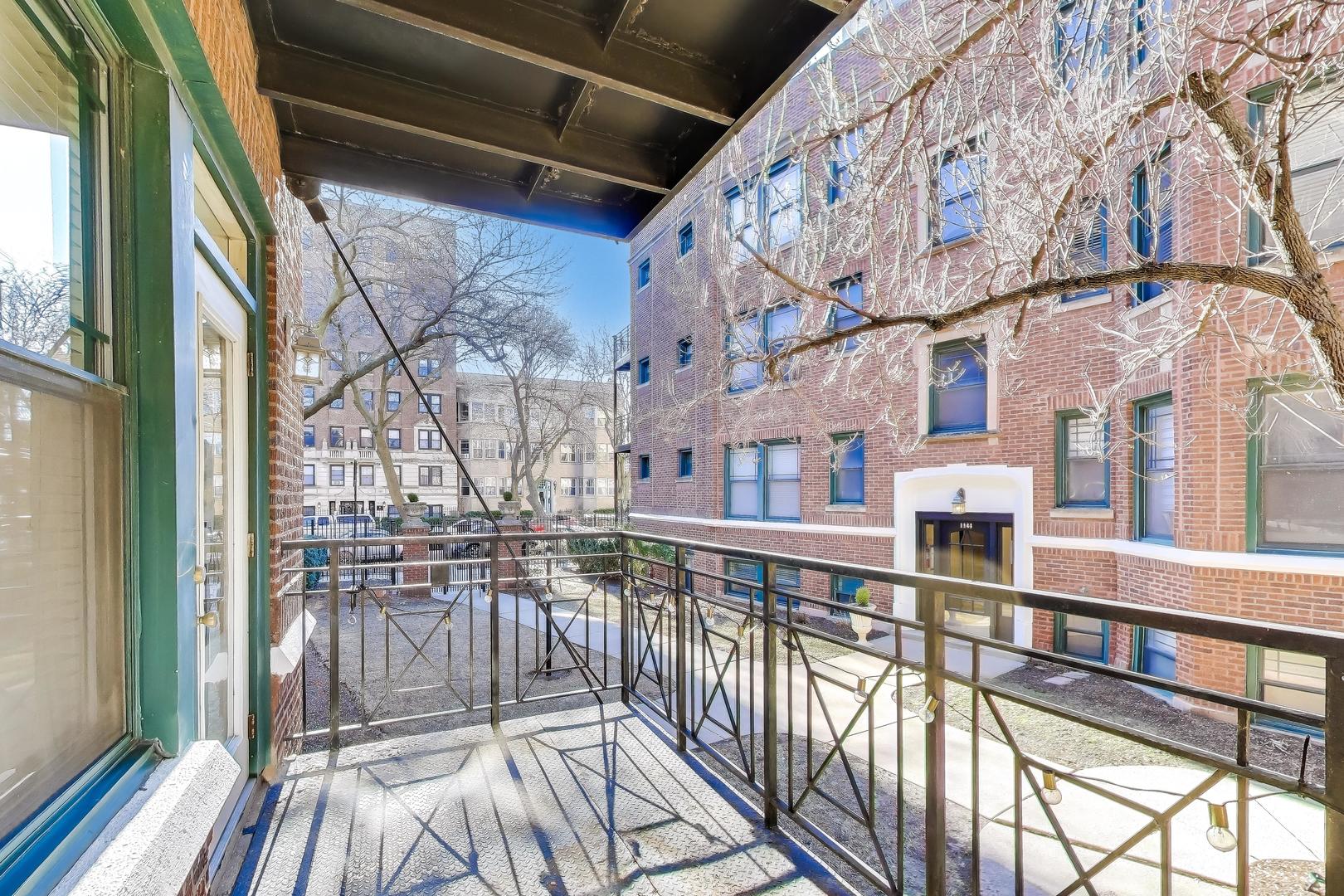 1136 W PRATT Boulevard Unit: 1N