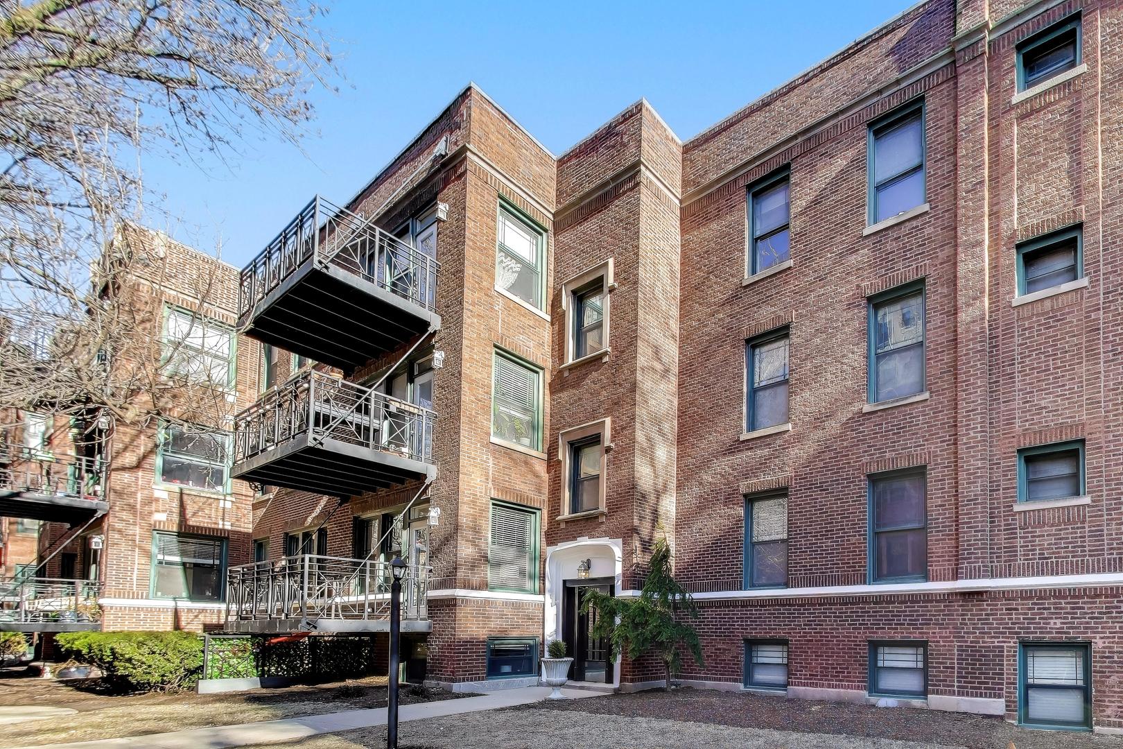 1136 W PRATT Boulevard Unit: 1N