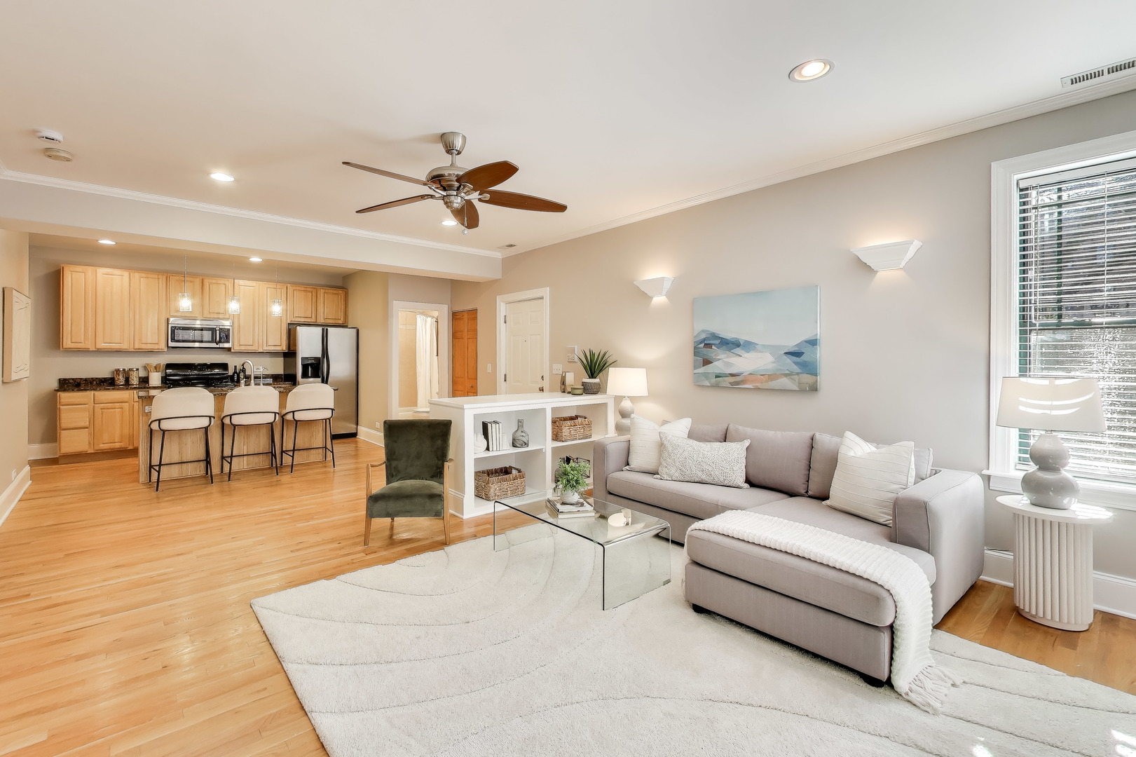 1136 W PRATT Boulevard Unit: 1N