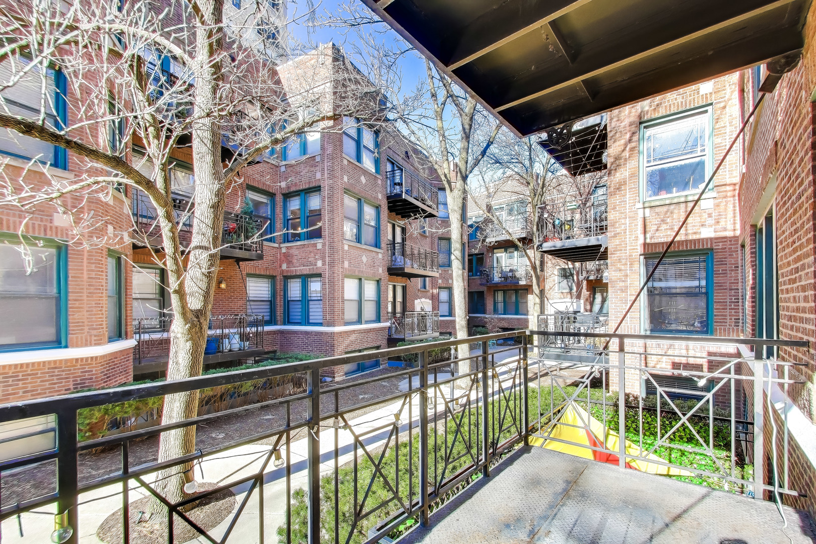 1136 W PRATT Boulevard Unit: 1N