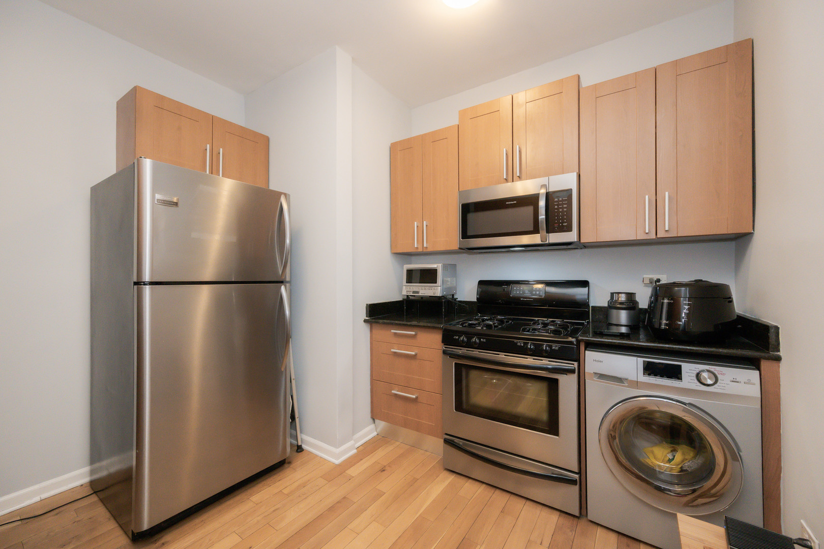 2703 W LAWRENCE Avenue Unit: 3