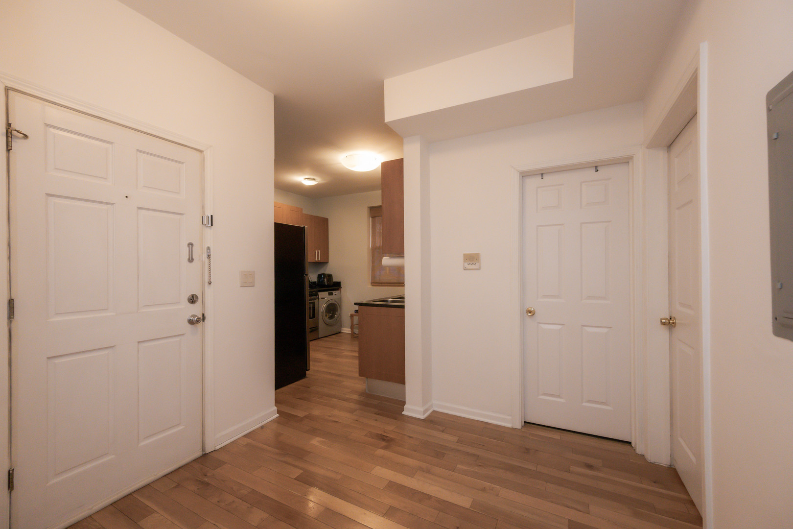2703 W LAWRENCE Avenue Unit: 3