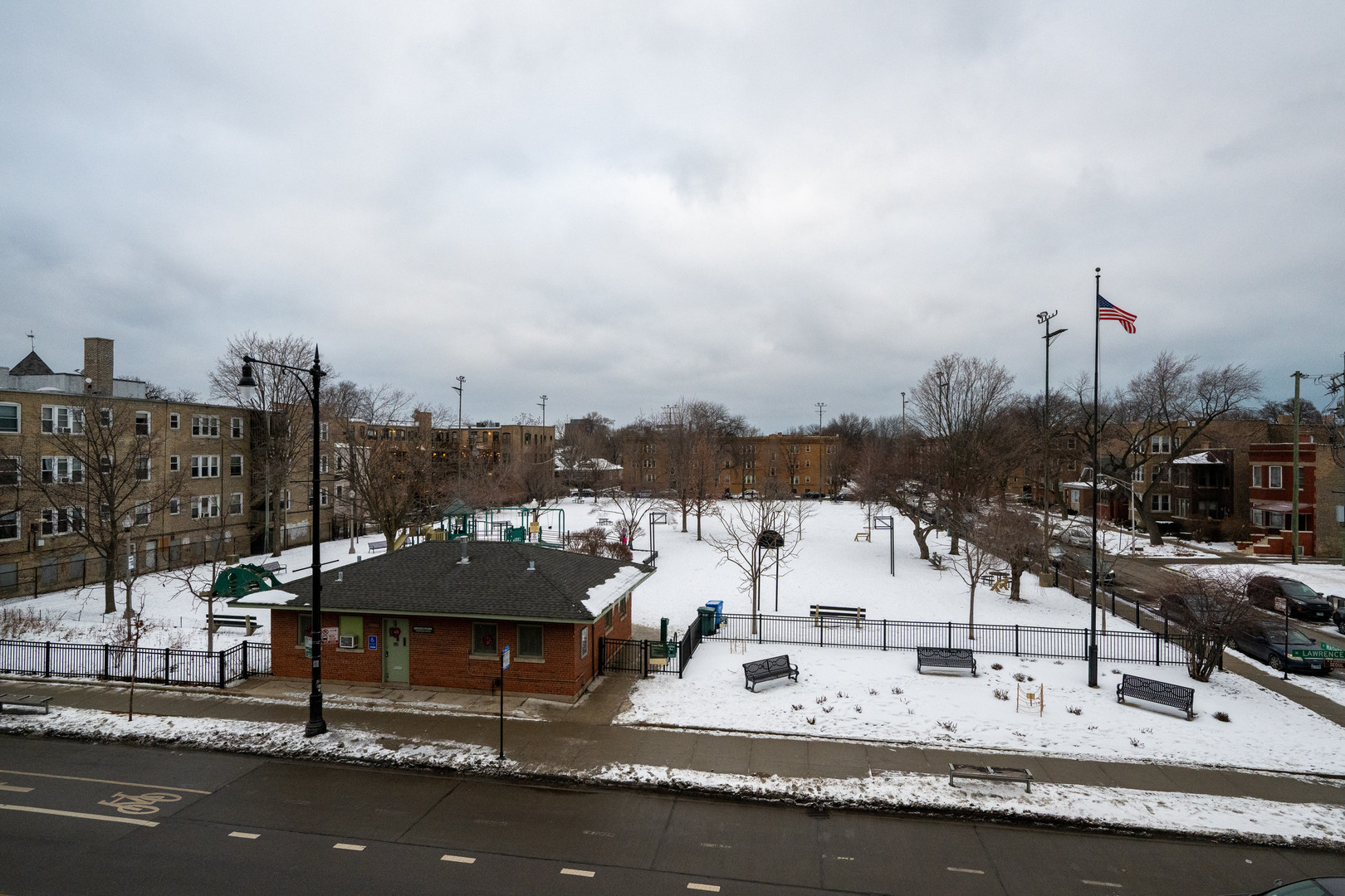 2703 W LAWRENCE Avenue Unit: 3