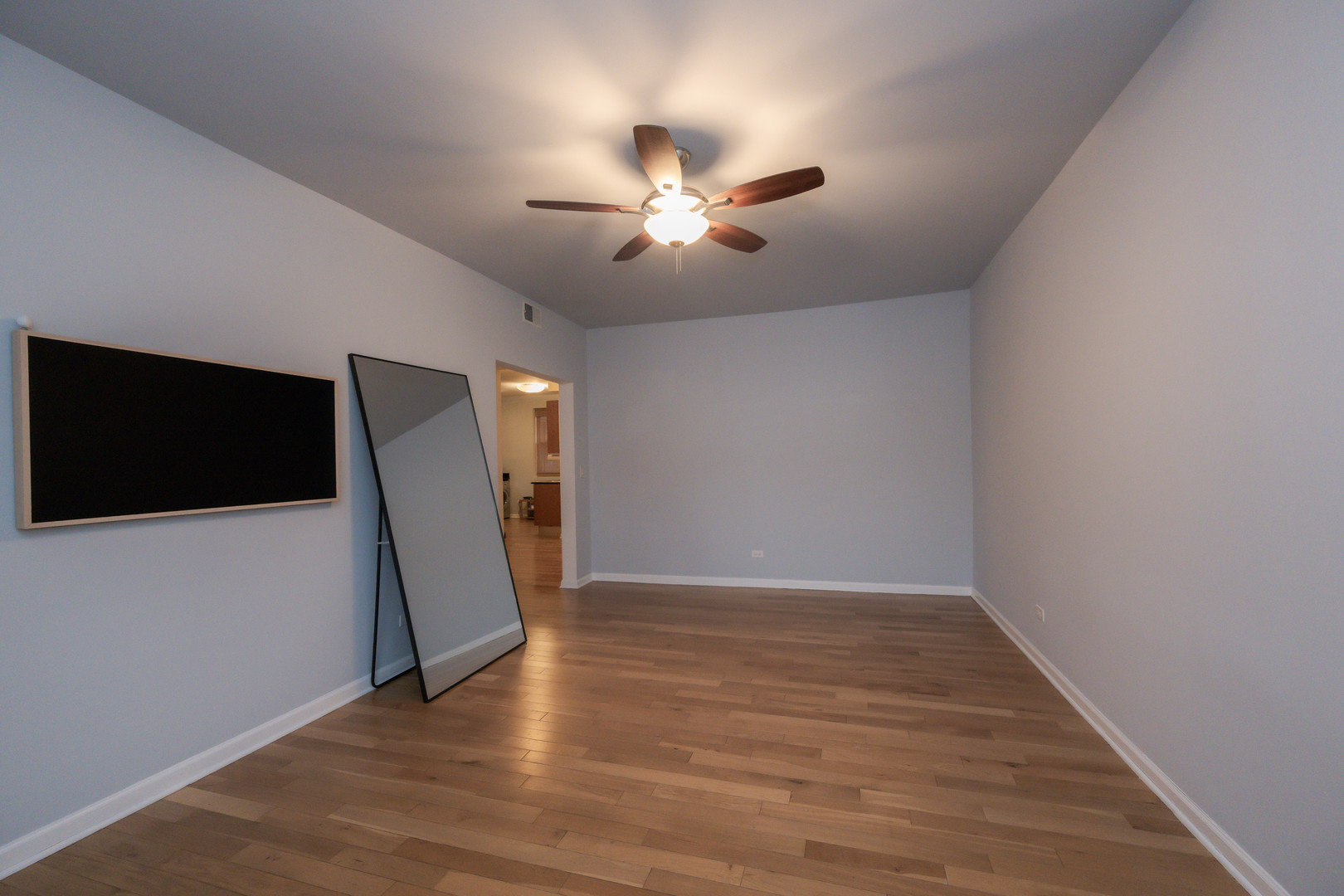2703 W LAWRENCE Avenue Unit: 3