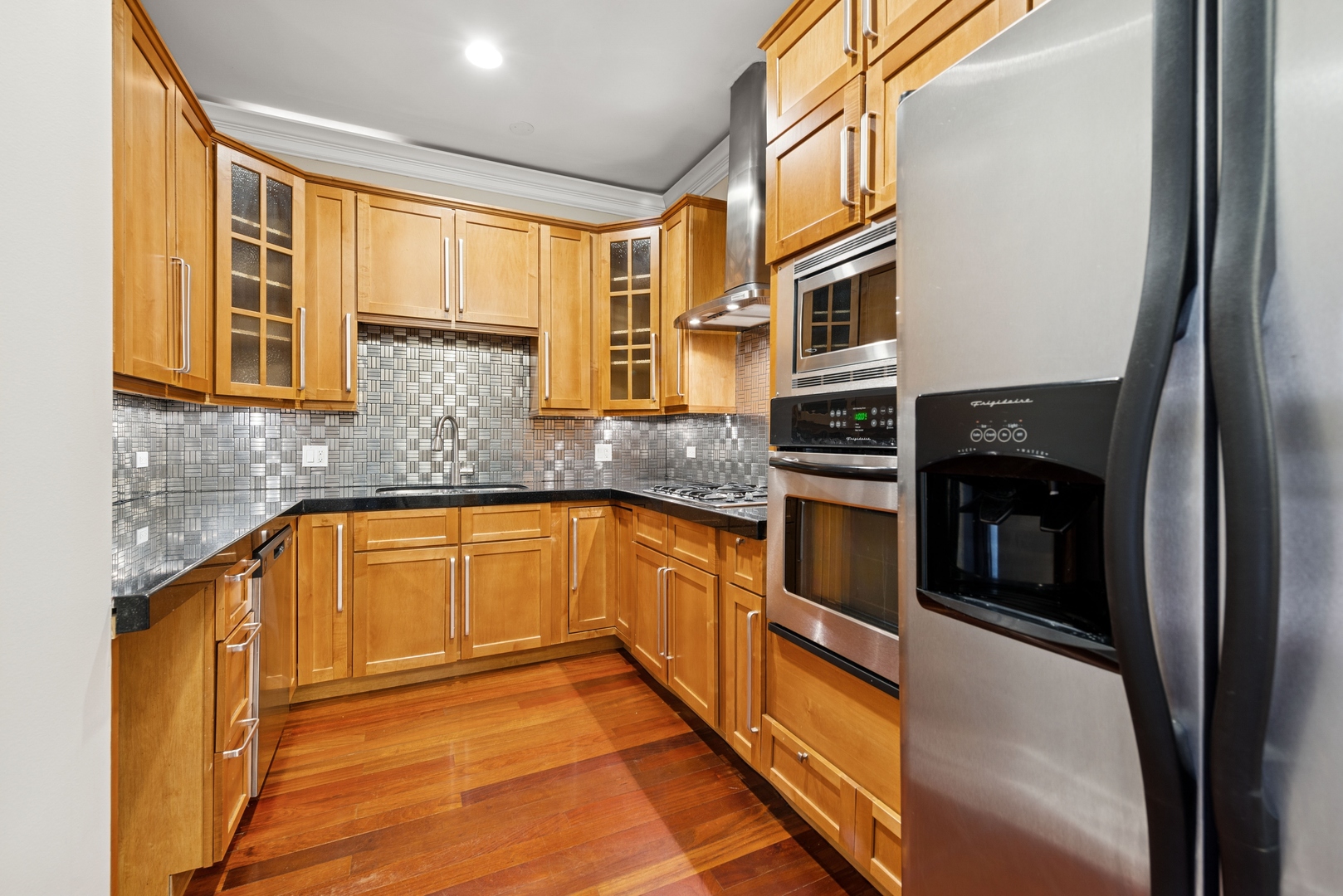 4235 N Kedzie Avenue Unit: 3B