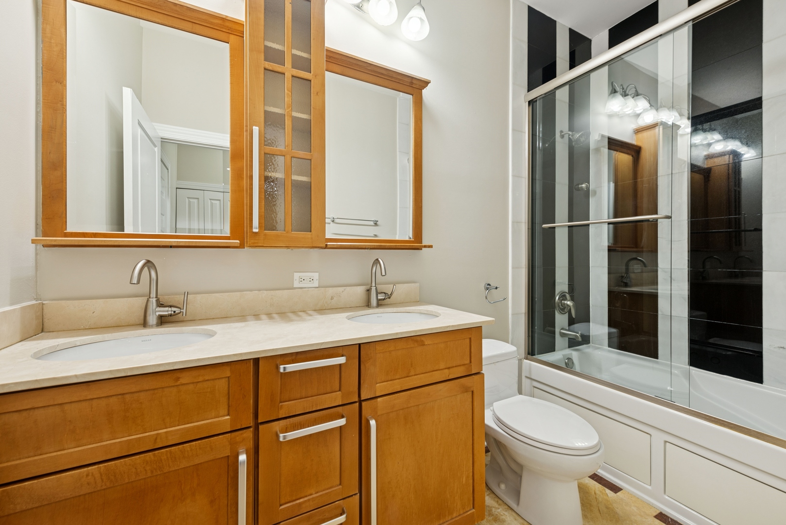 4235 N Kedzie Avenue Unit: 3B