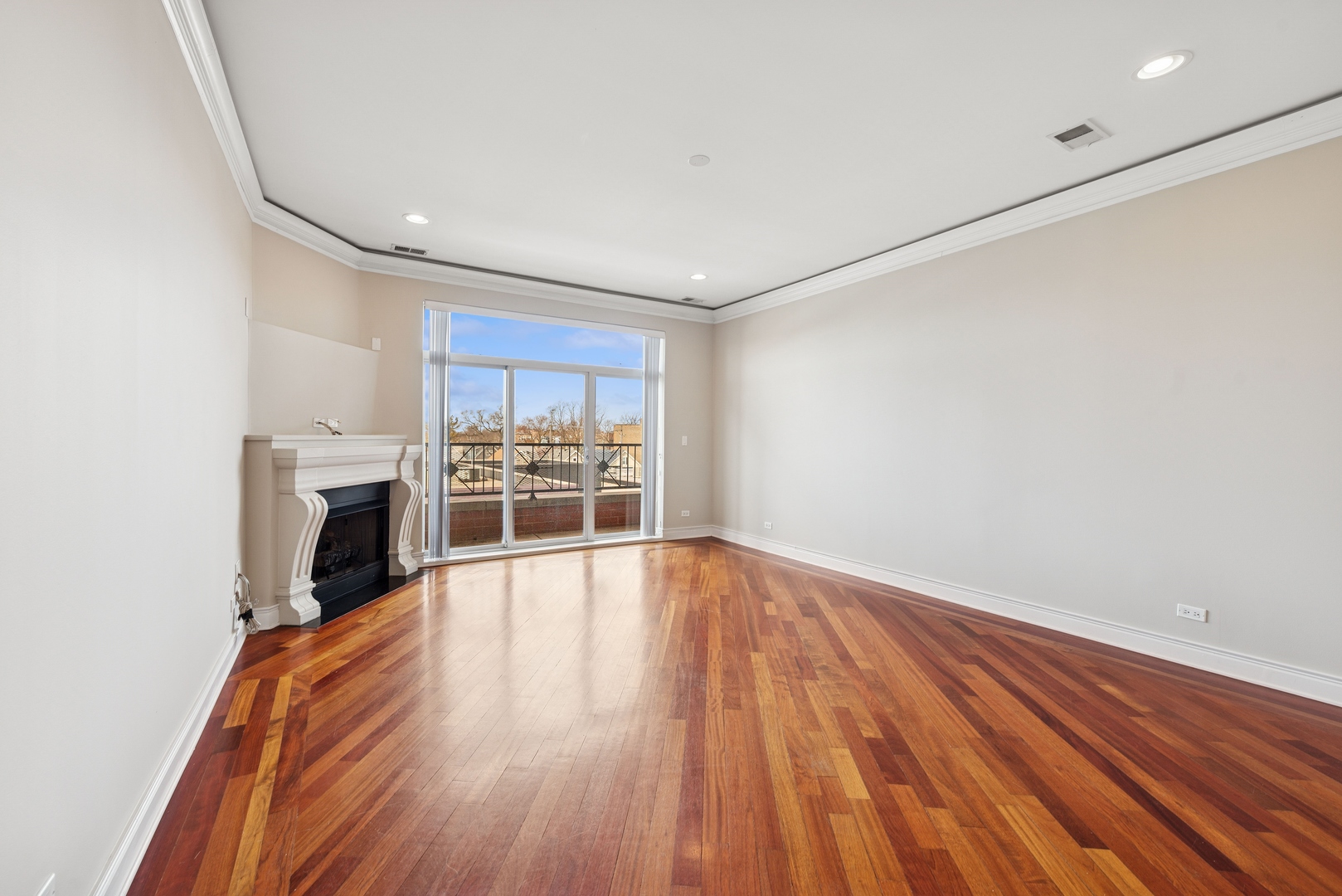 4235 N Kedzie Avenue Unit: 3B