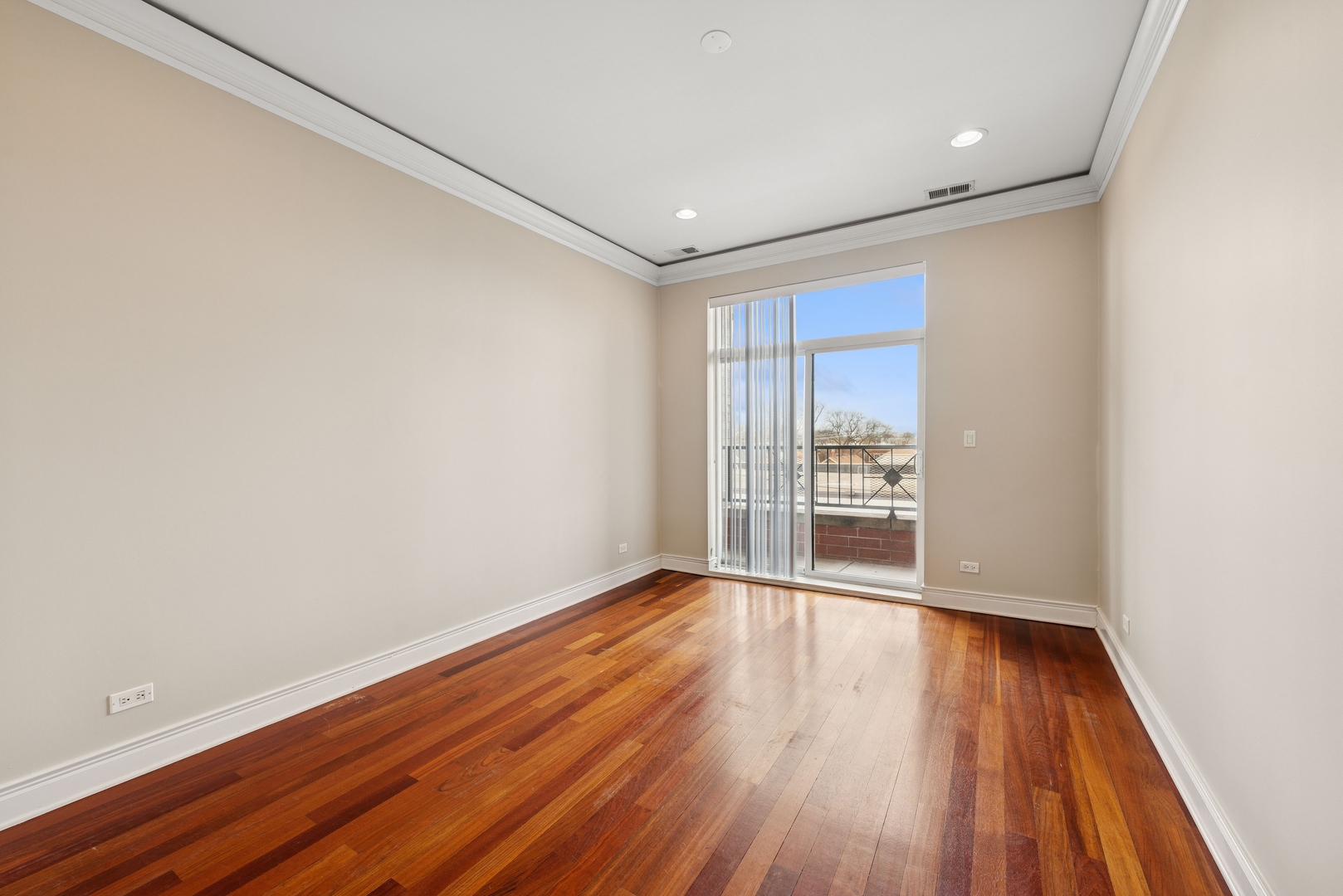 4235 N Kedzie Avenue Unit: 3B