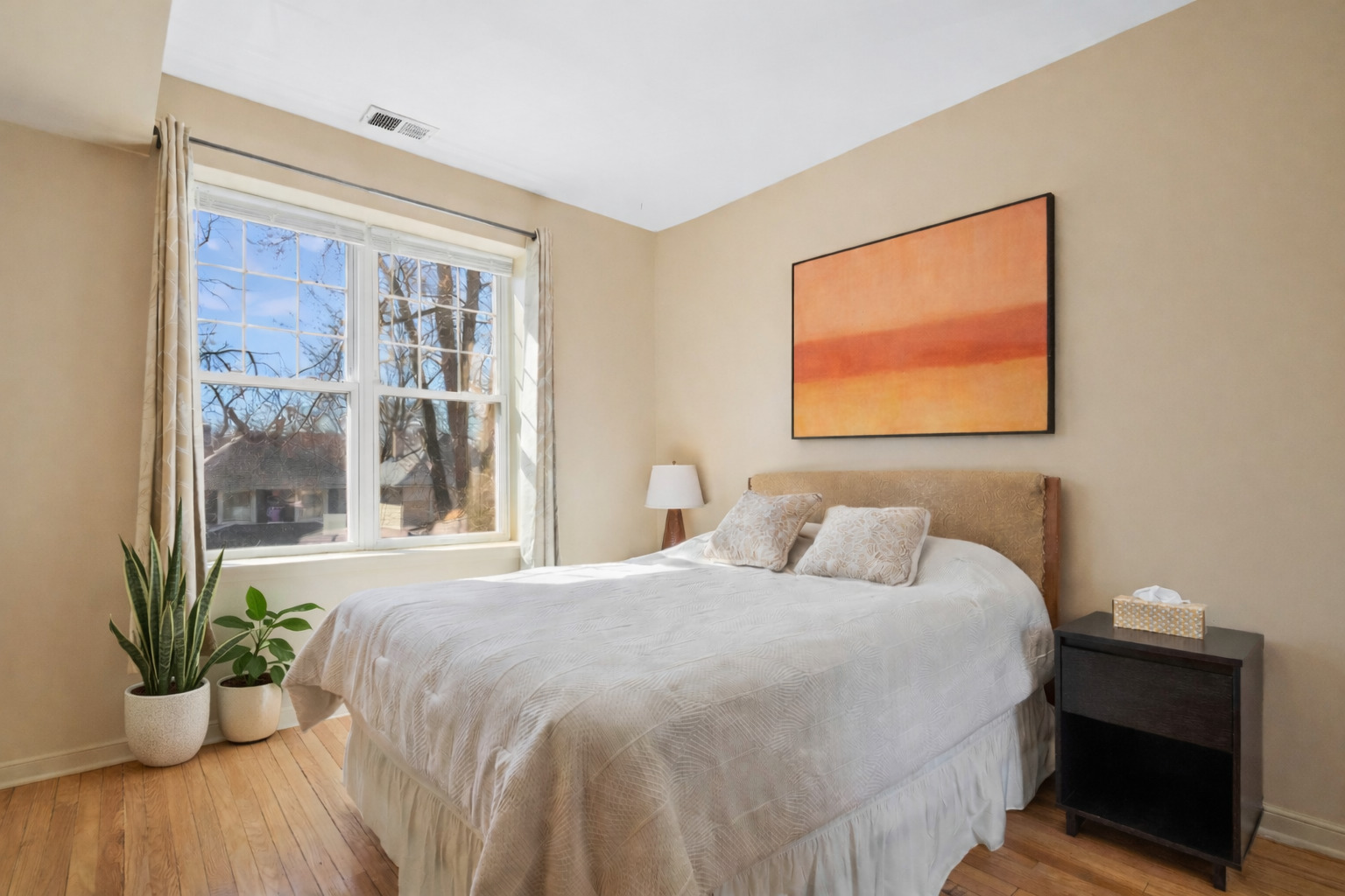 1908 W CHASE Avenue Unit: 203