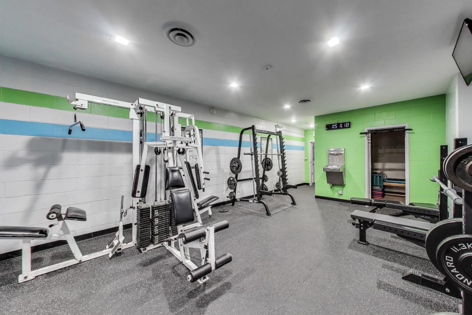 6325 N Sheridan Road Unit: 2101