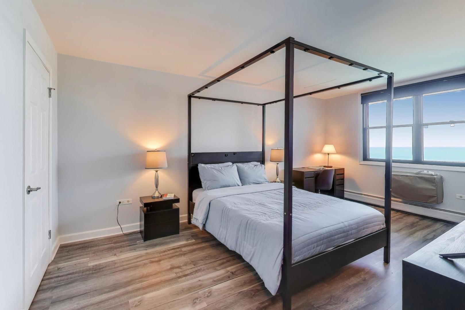 6325 N Sheridan Road Unit: 2101