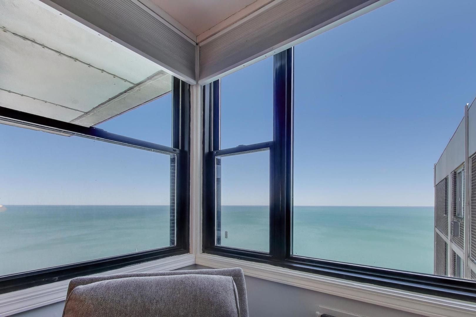 6325 N Sheridan Road Unit: 2101