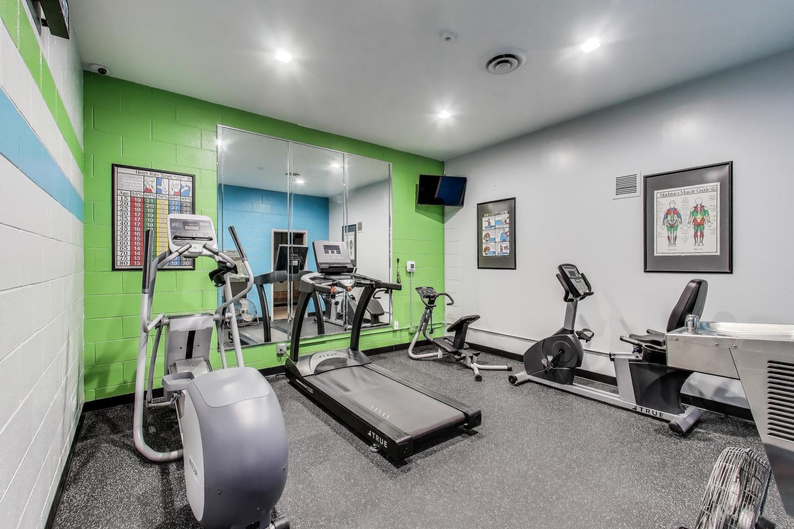 6325 N Sheridan Road Unit: 2101