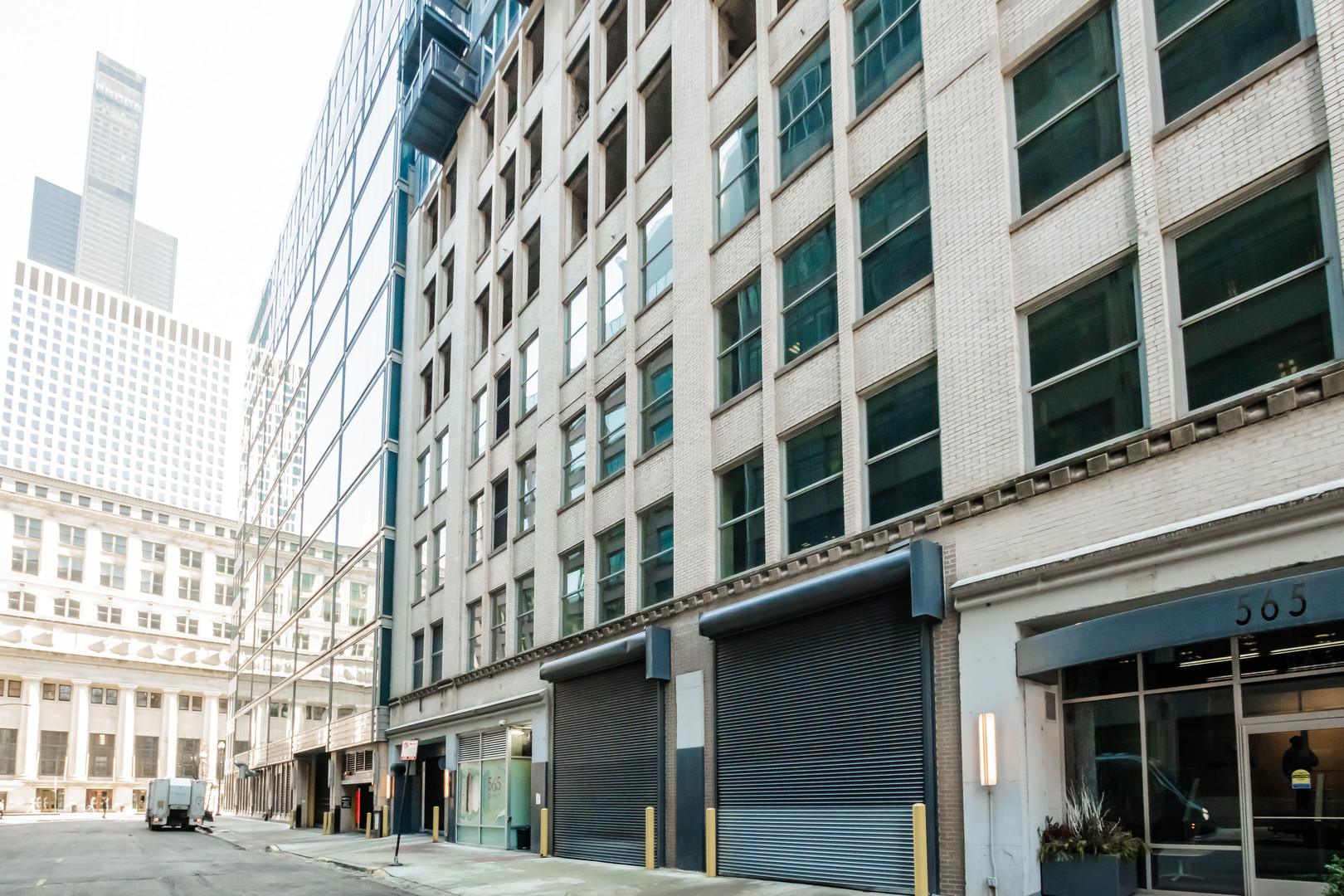 565 W QUINCY Street Unit: 710