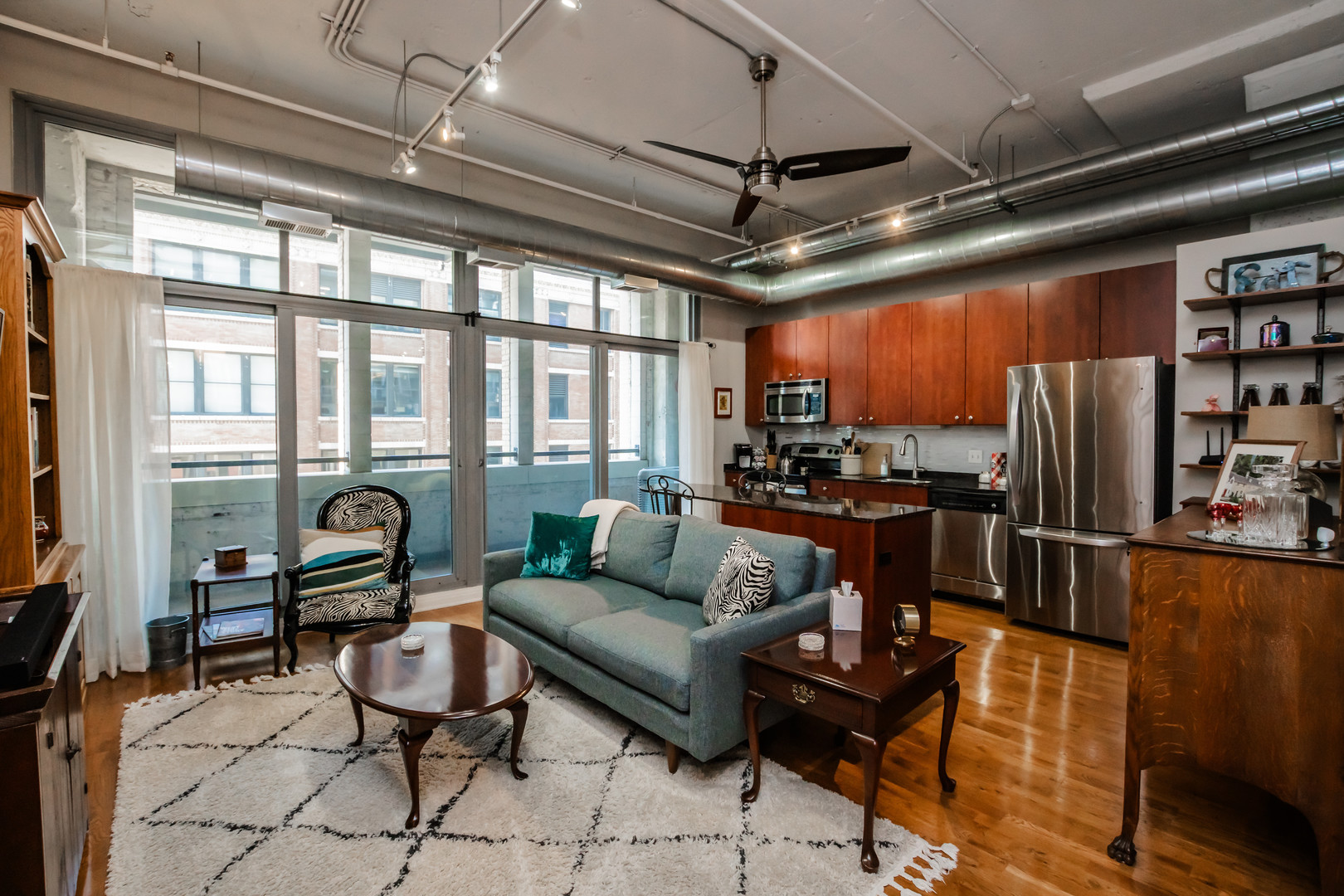 565 W QUINCY Street Unit: 710