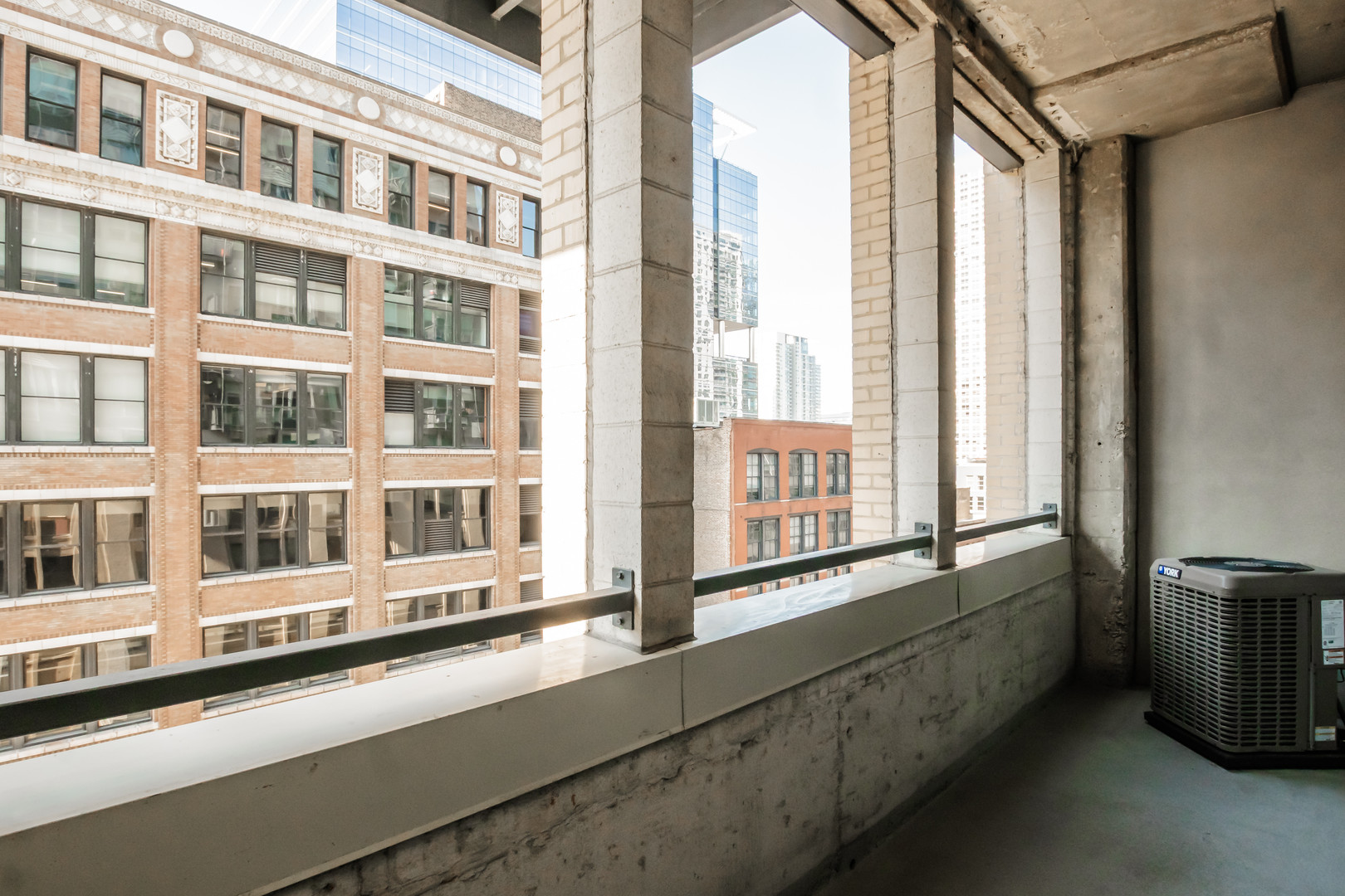 565 W QUINCY Street Unit: 710