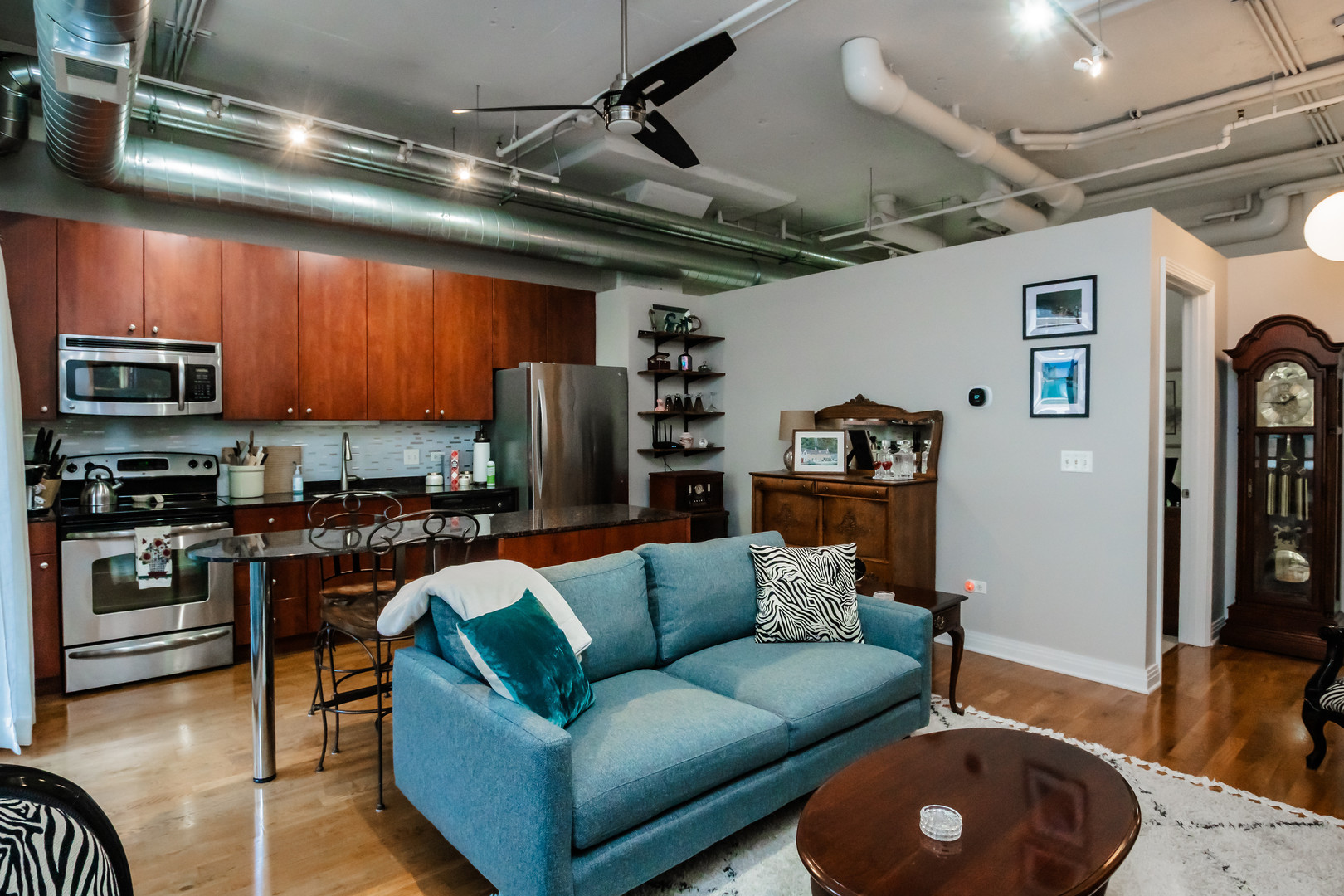 565 W QUINCY Street Unit: 710