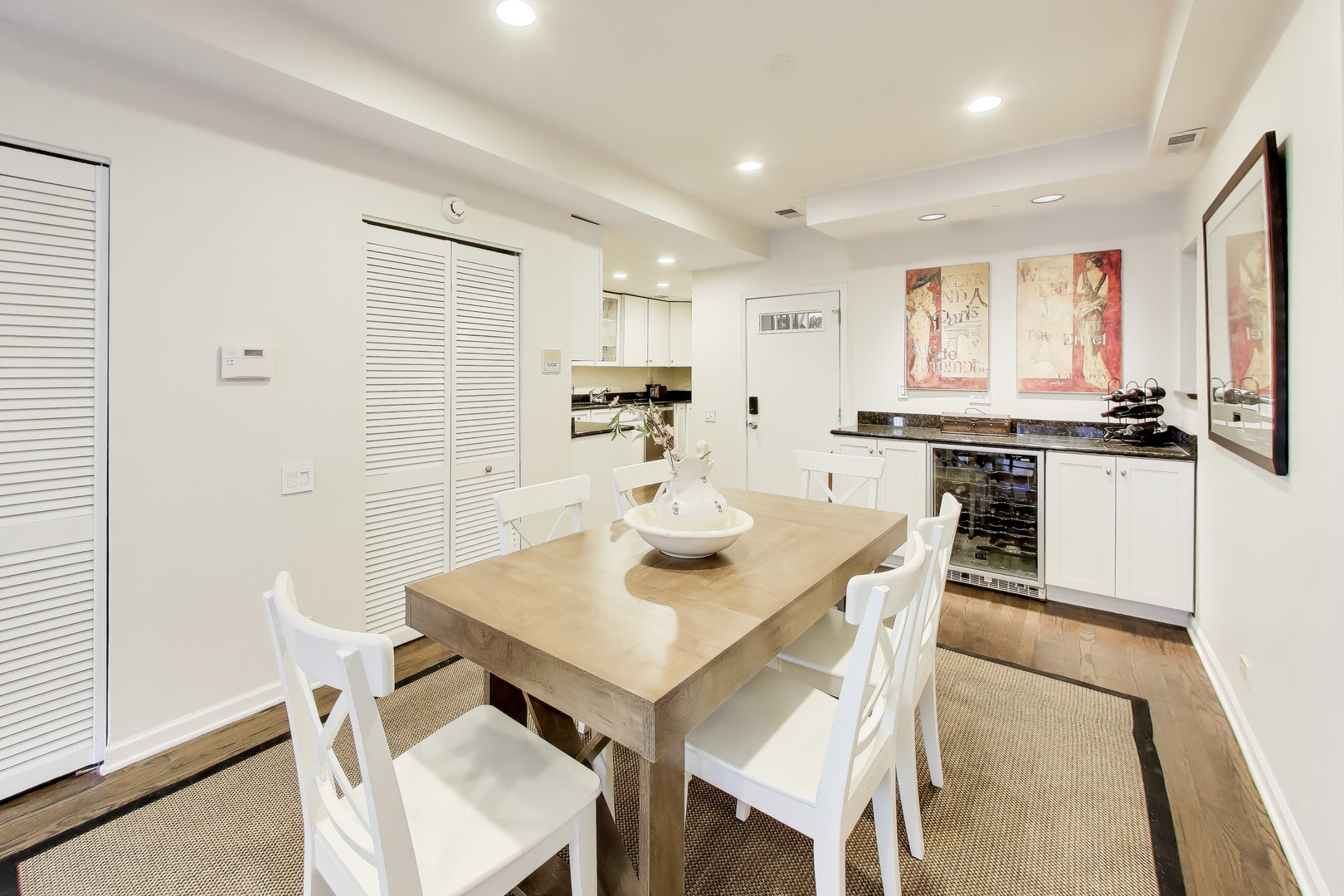 2647 N Southport Avenue Unit: A