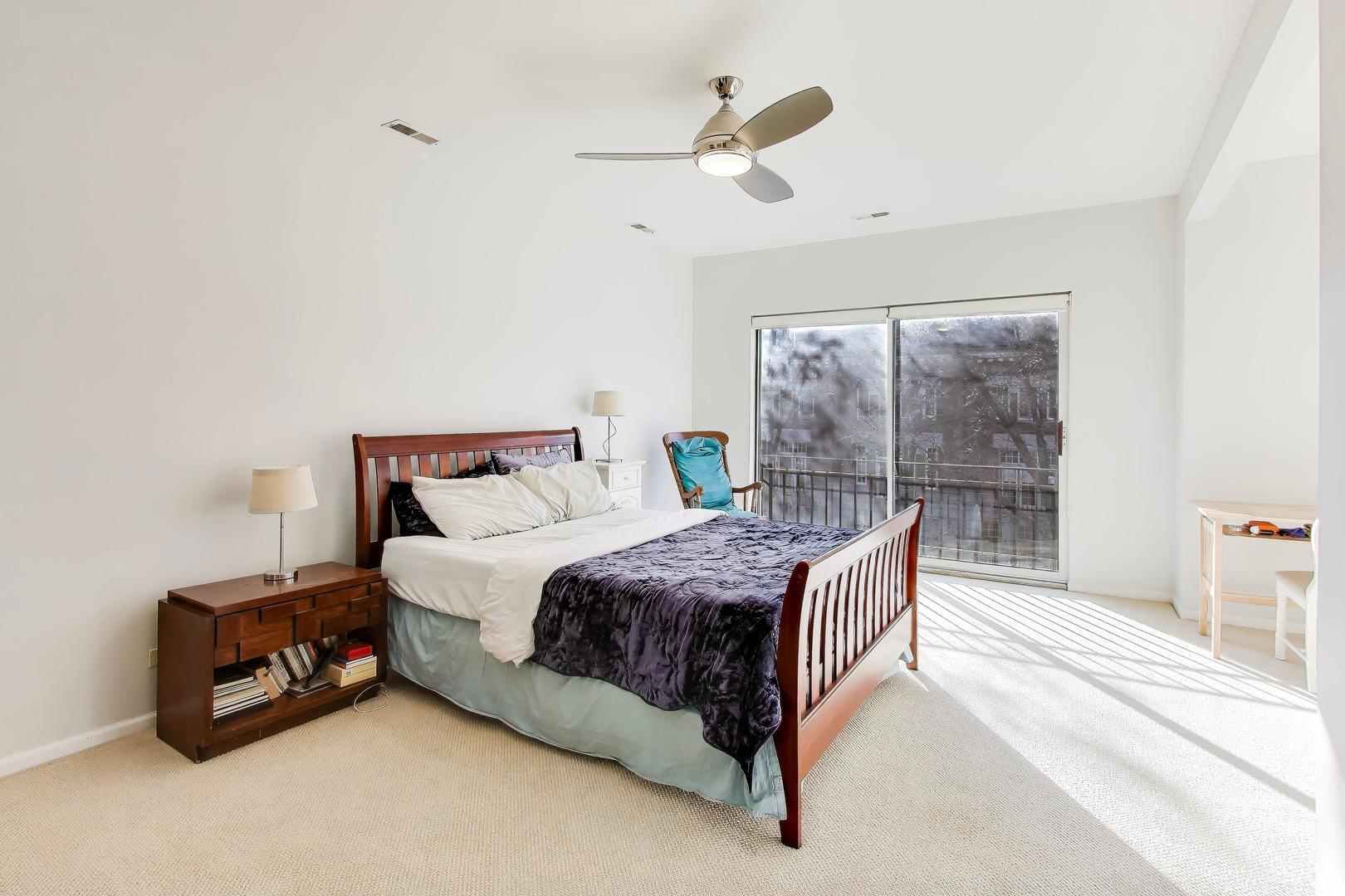 2647 N Southport Avenue Unit: A