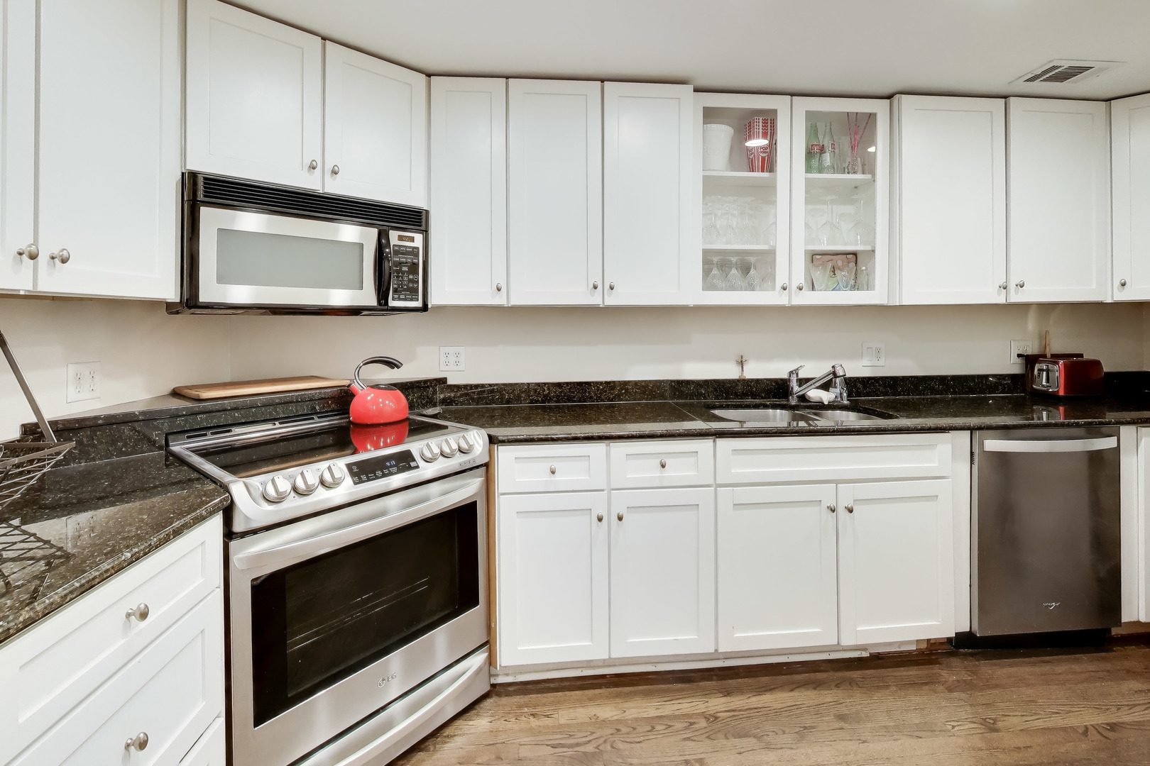 2647 N Southport Avenue Unit: A