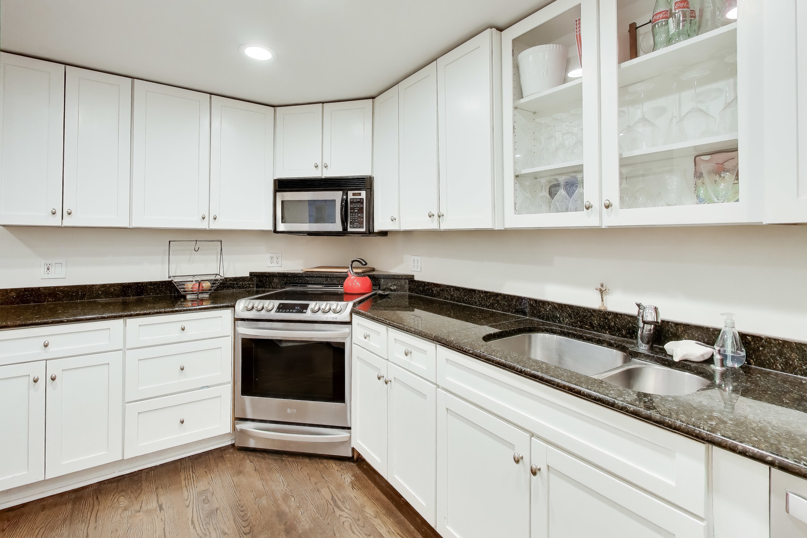 2647 N Southport Avenue Unit: A