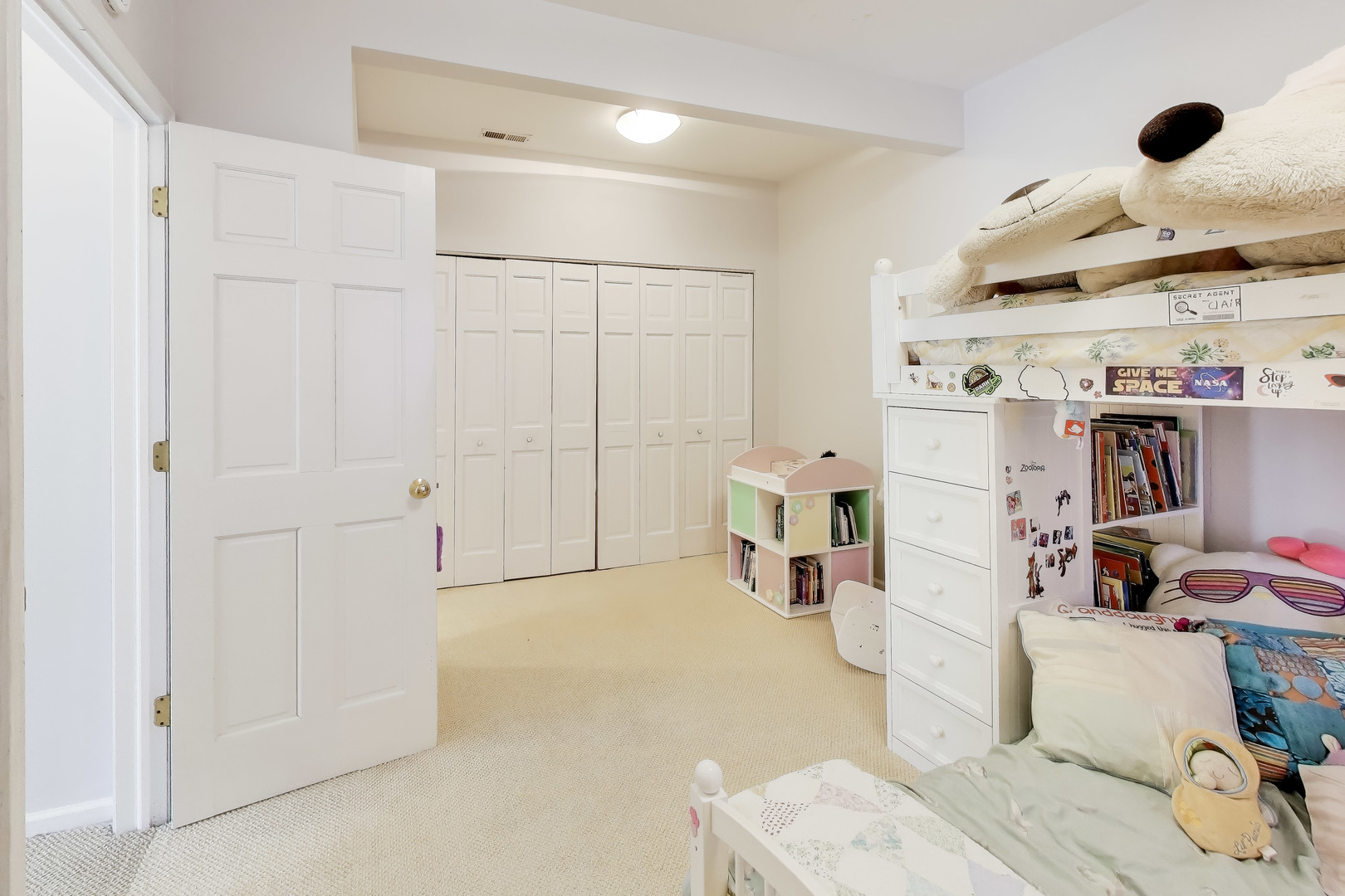 2647 N Southport Avenue Unit: A
