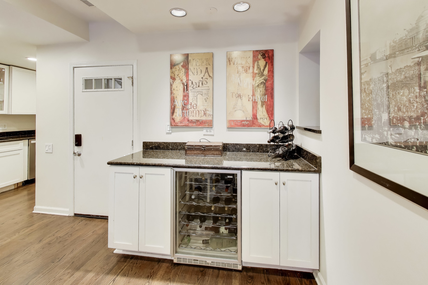 2647 N Southport Avenue Unit: A