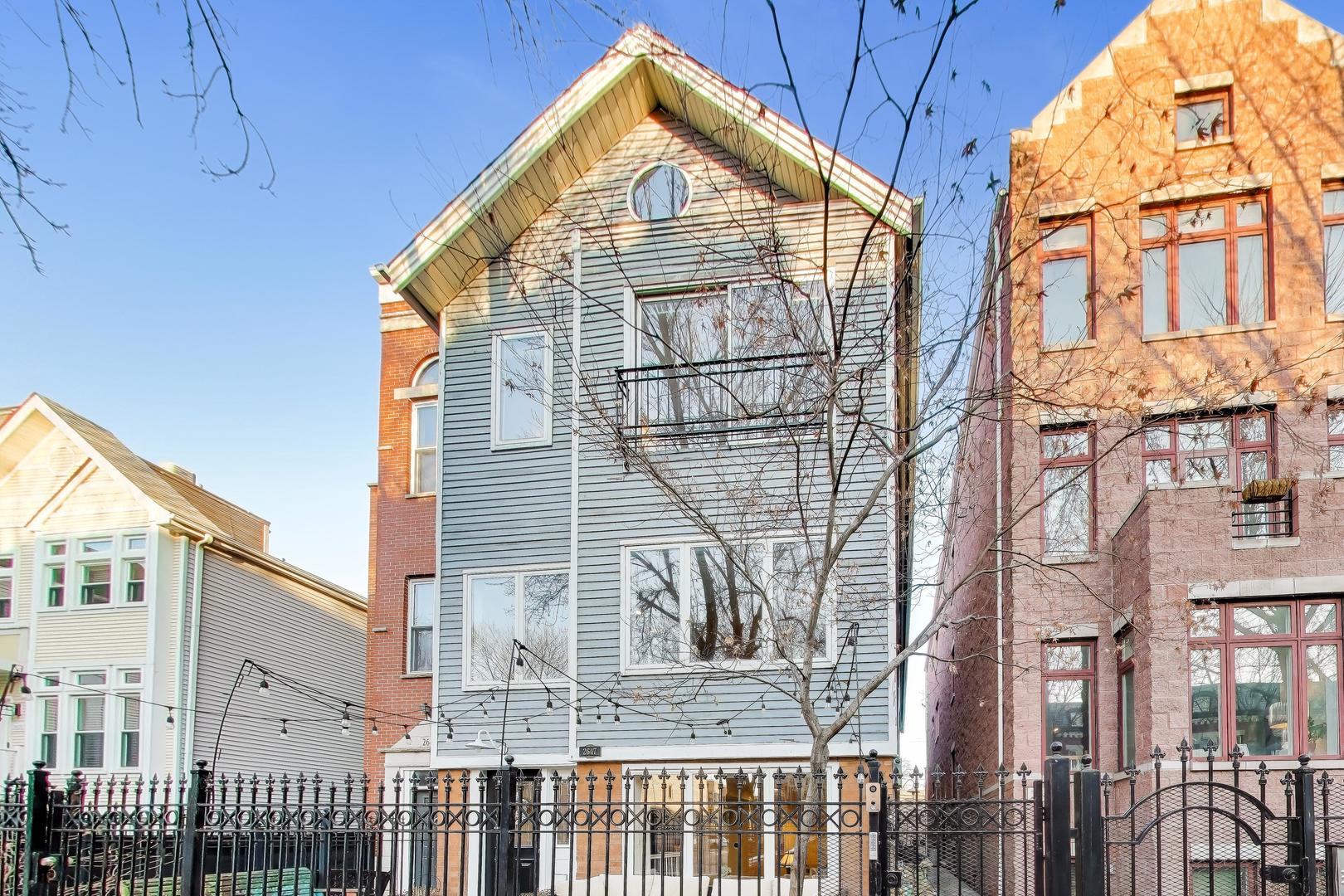 2647 N Southport Avenue Unit: A